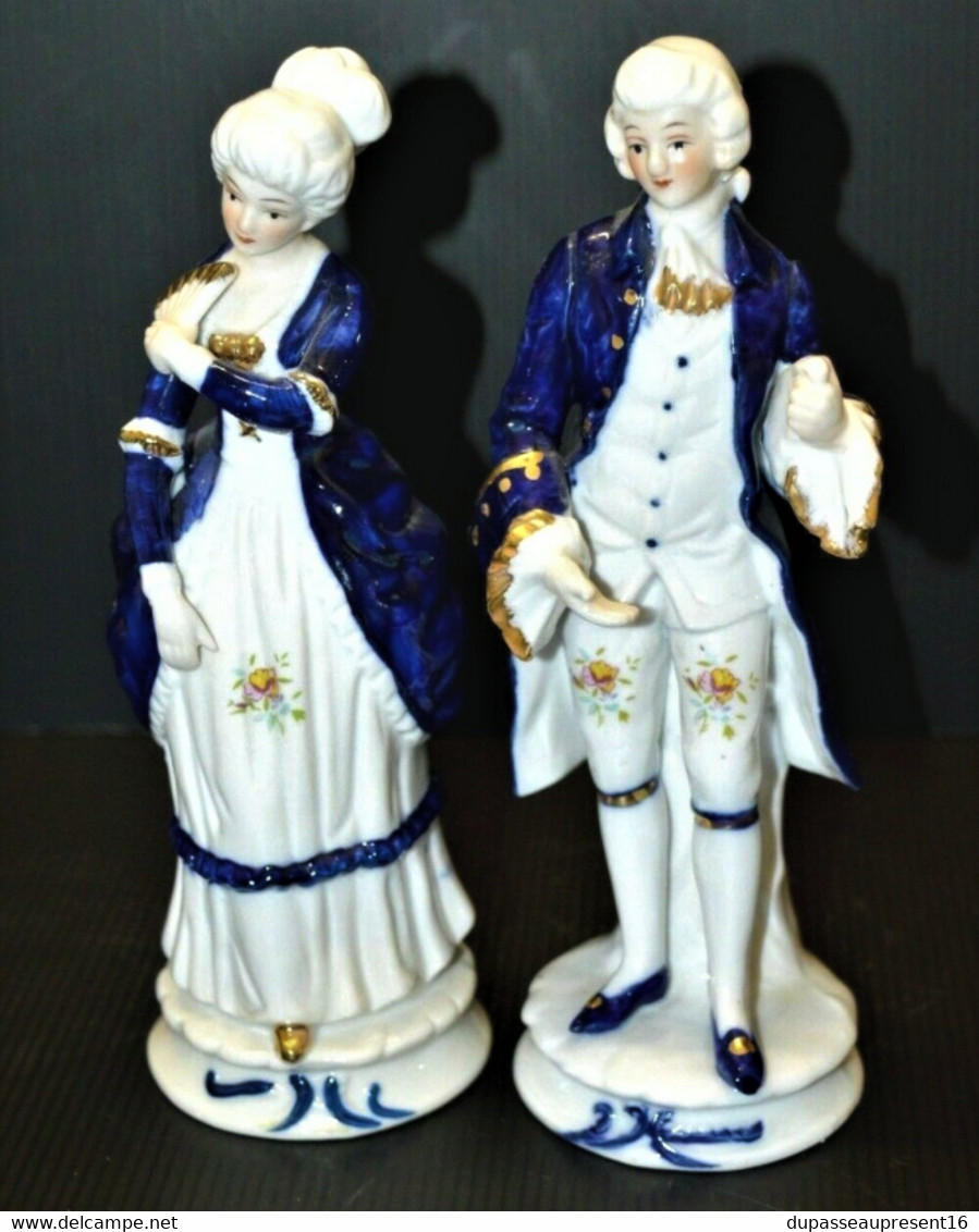 STATUETTE COUPLE MARQUIS MARQUISE PORCELAINE  Peinte à La Main XXe Déco Vitrine Collection - Autres & Non Classés