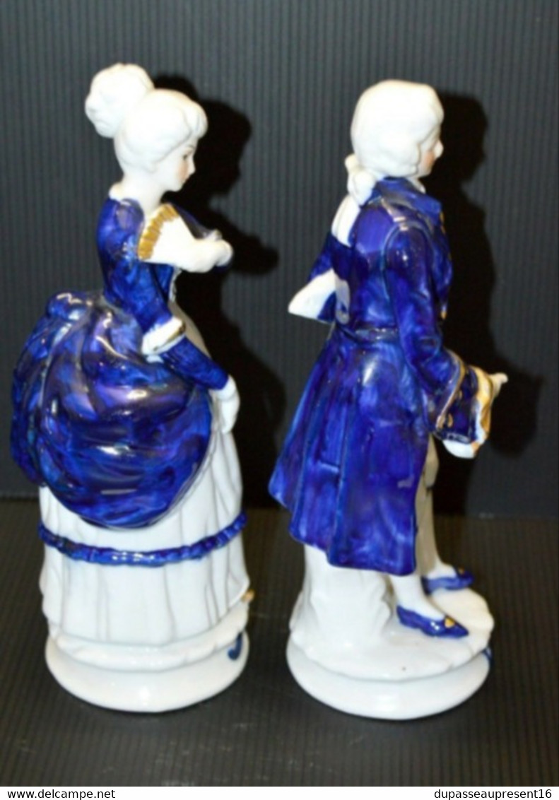 STATUETTE COUPLE MARQUIS MARQUISE PORCELAINE  Peinte à la main XXe déco vitrine collection