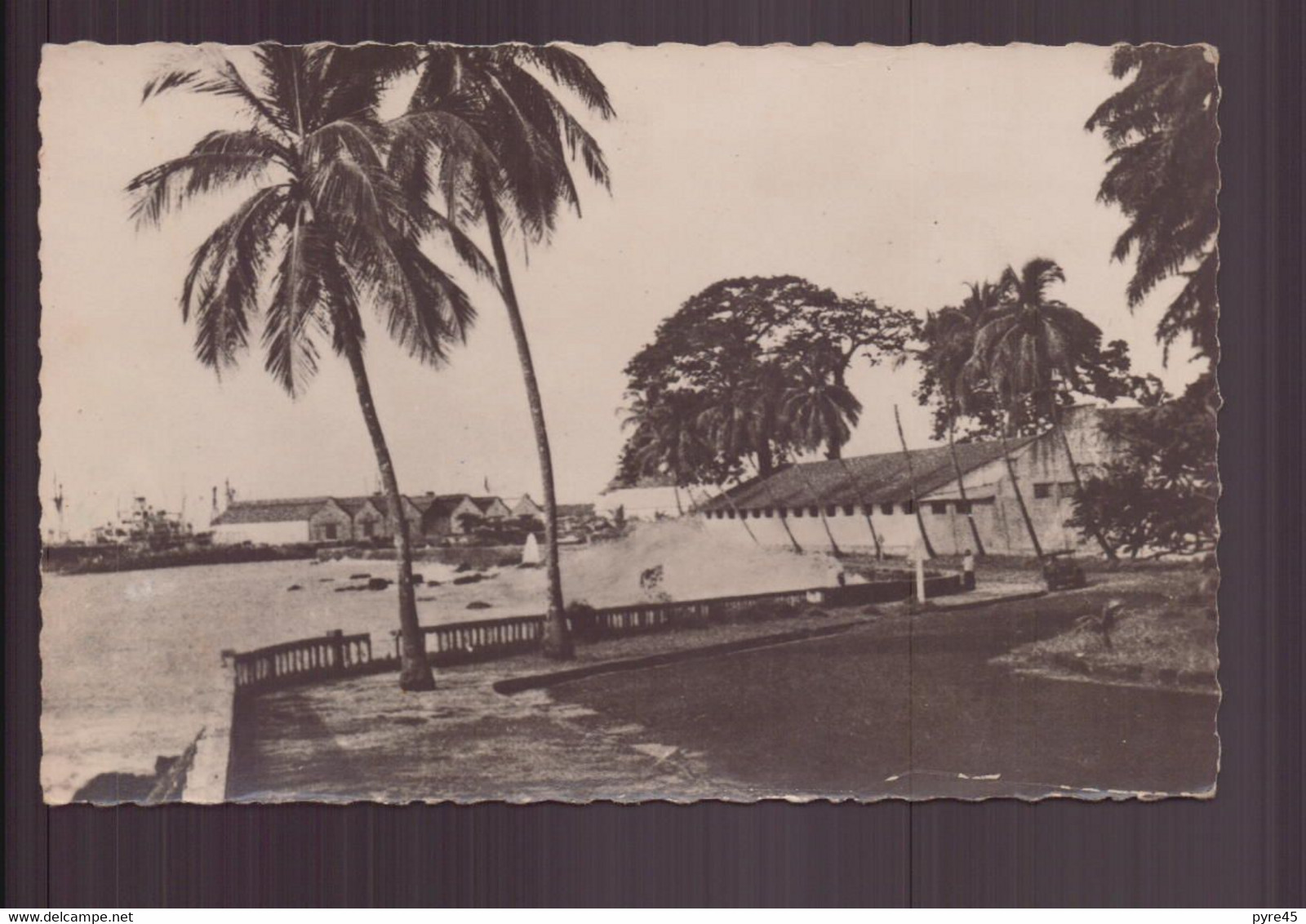 GUINEE CONAKRY LA CORNICHE ET LE PORT - Guinée