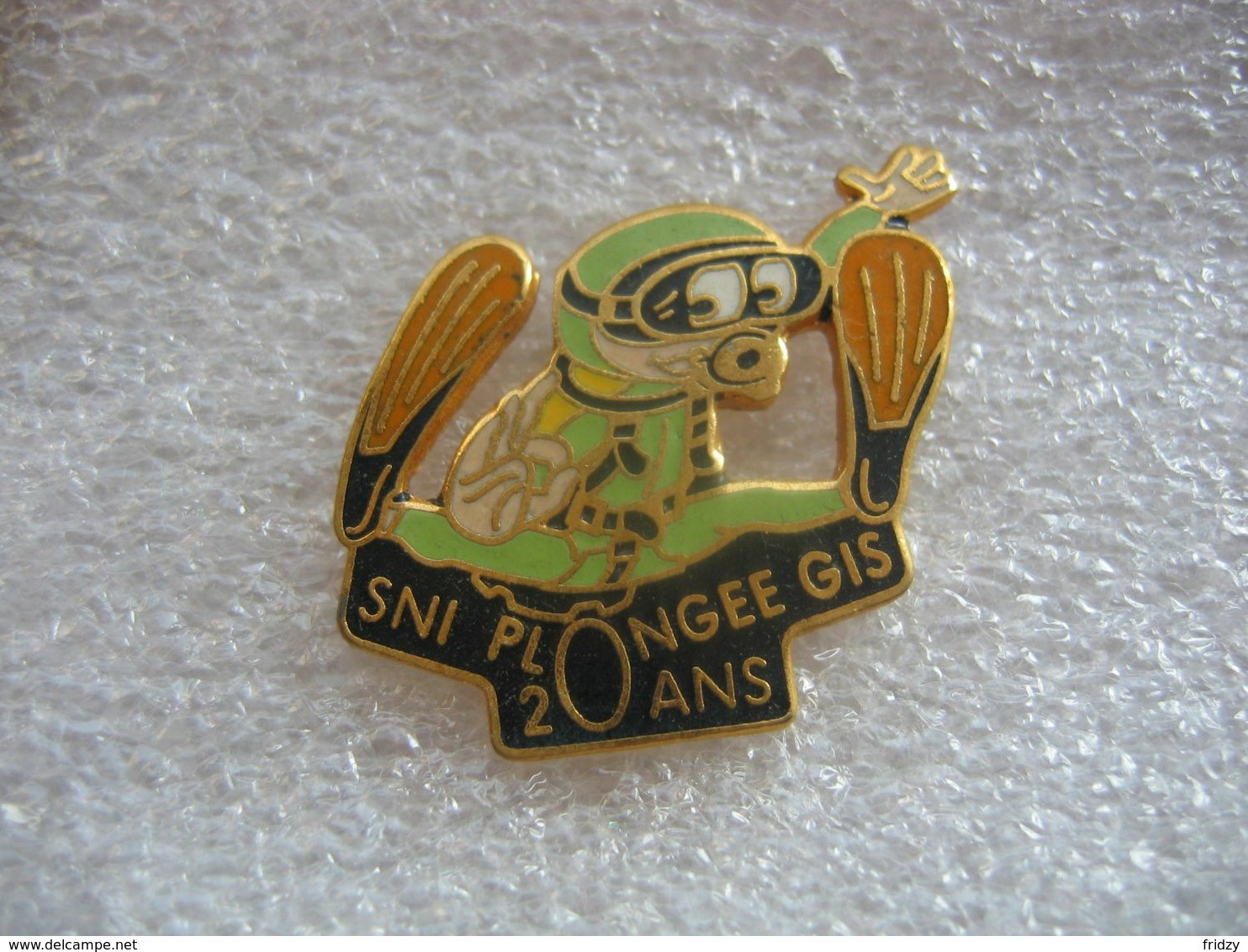 Pin's Numéroté 153 Des 20 Ans Du Club De Plongée SNI GIS à Guebwiller (Dépt 68). - Diving