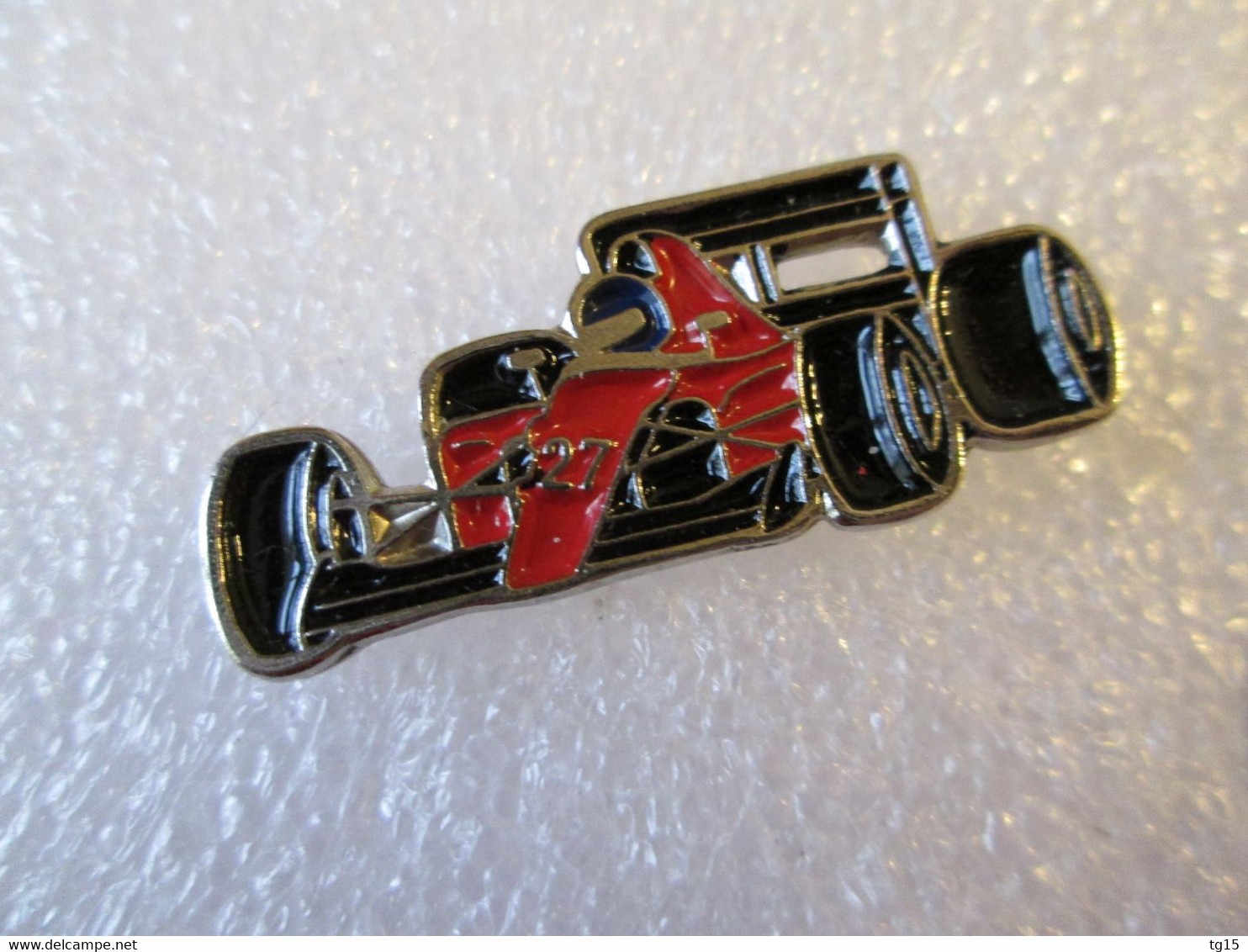 PIN'S   FERRARI     FORMULE 1 - F1