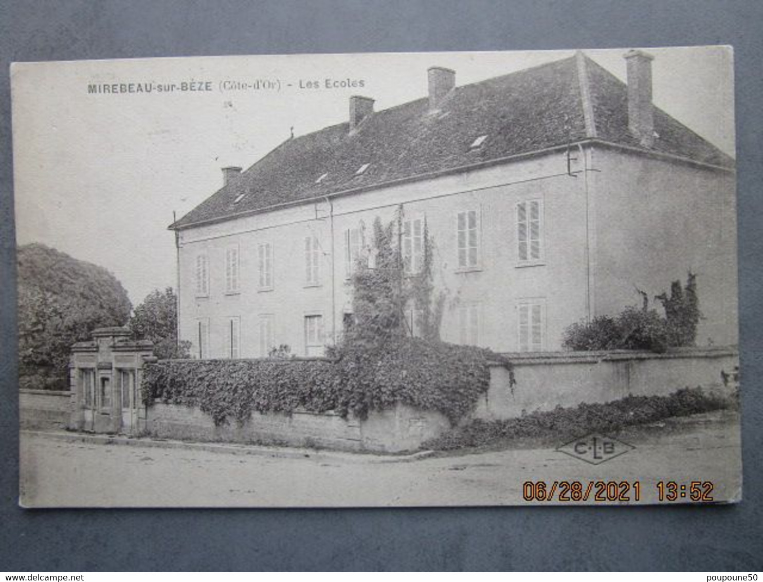 CPA 21 Côte D'Or MIREBEAU Sur BEZE  - Les écoles  Vers 1910 - Mirebeau