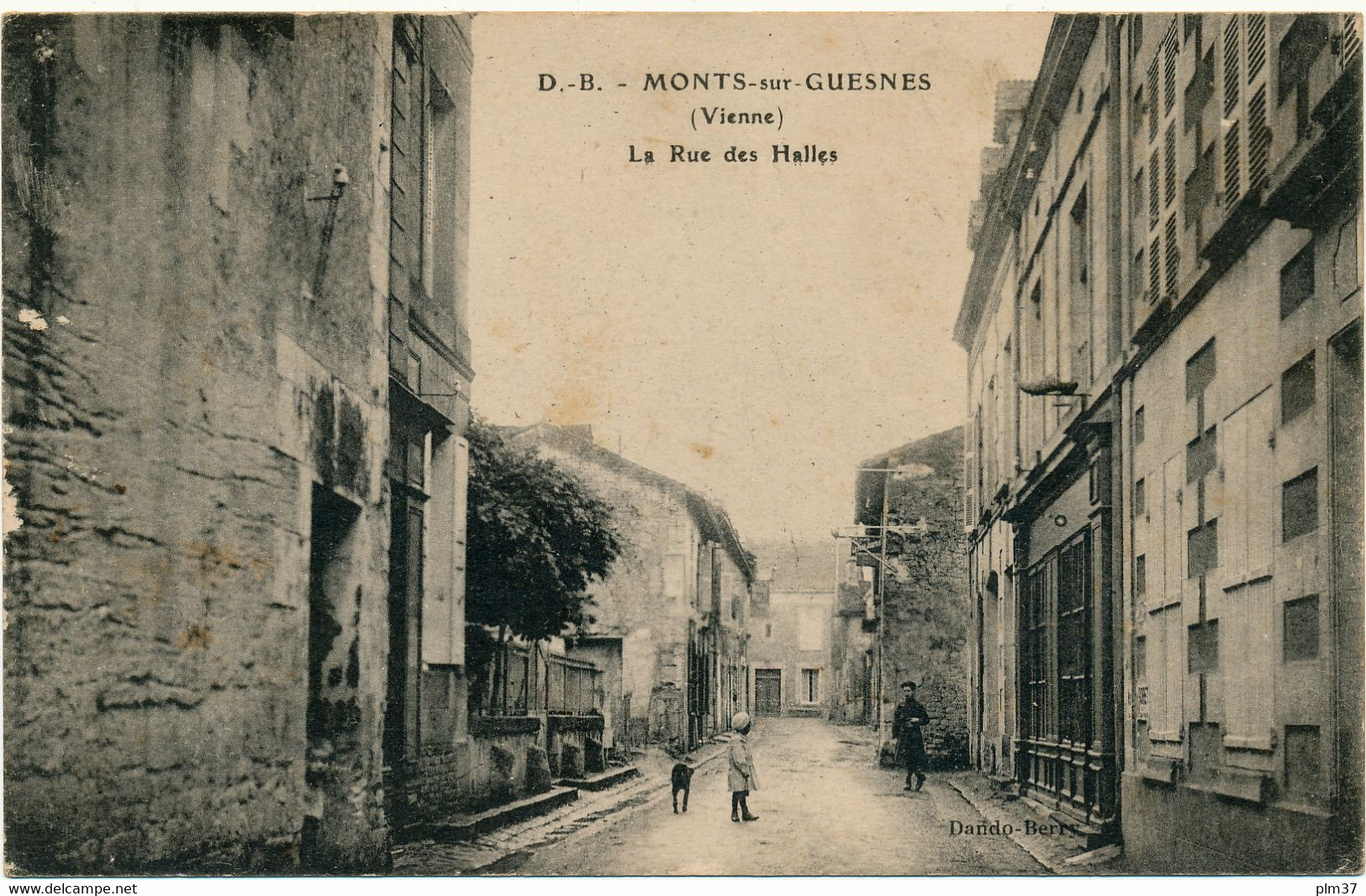 MONTS SUR GUESNES - Rue Des Halles - Monts Sur Guesnes