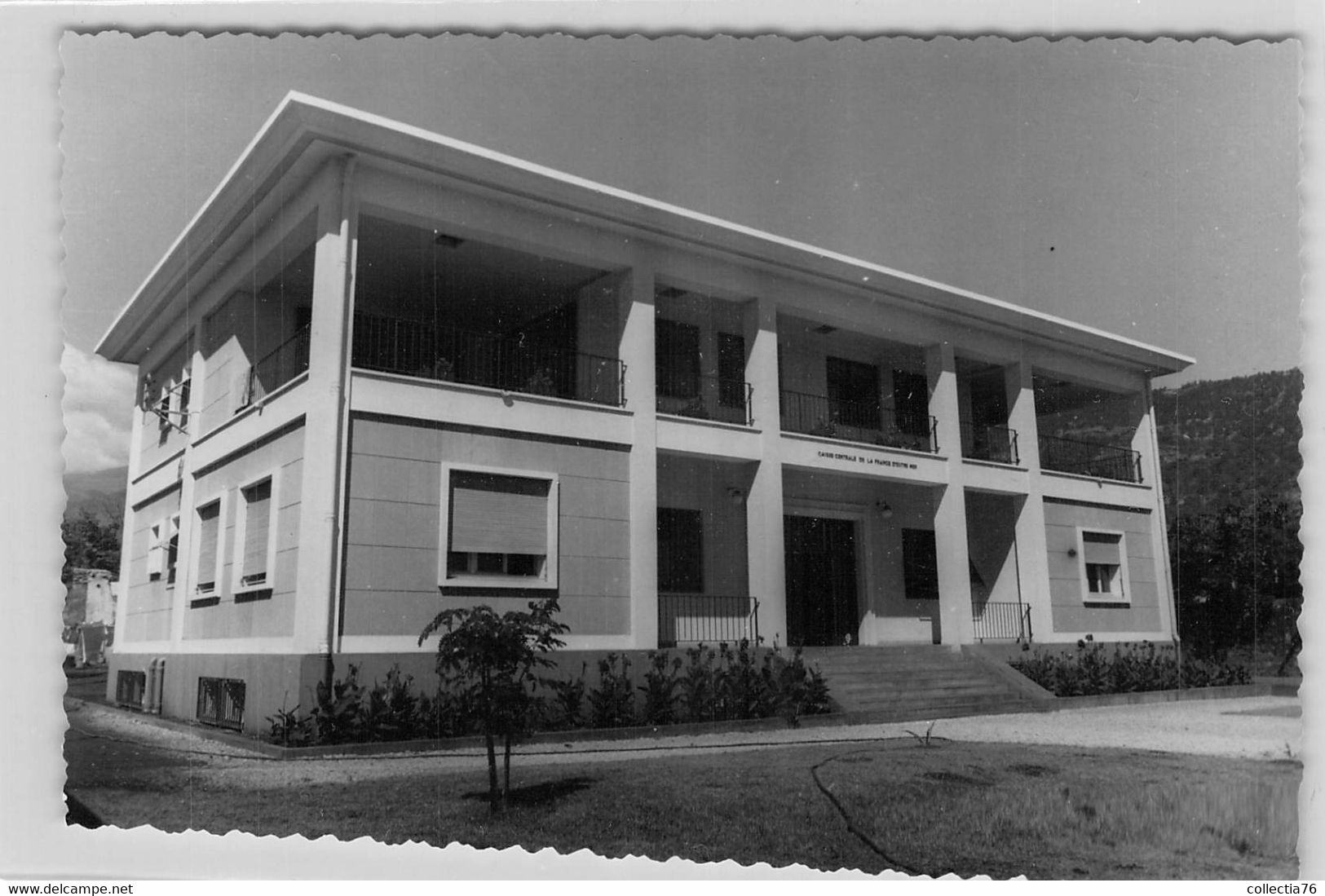 CARTE PHOTO LA CAISSE CENTRALE DE LA F O M FRANCE OUTRE MER ST DENIS  DOS SIMPLE ECRIT  AU STYLO - Saint Denis