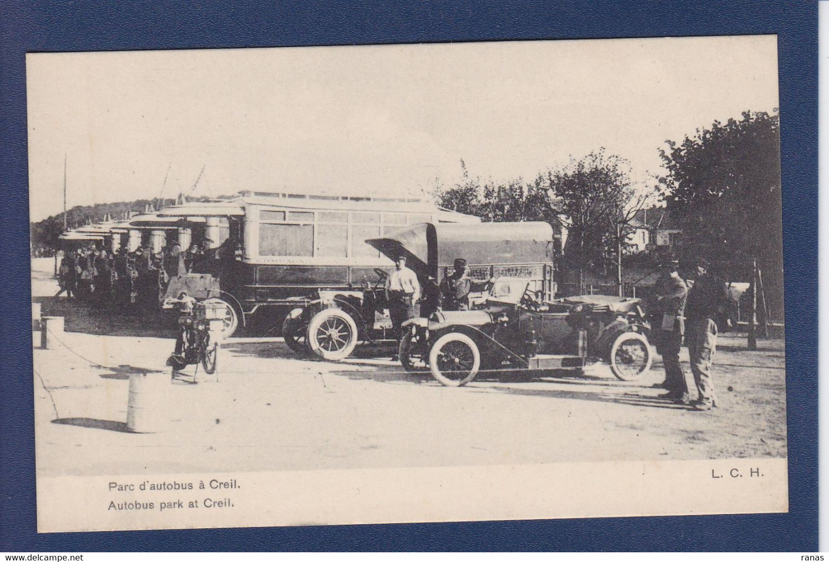 CPA Moto Voiture Autobus  [60] Oise > Creil Non Circulé - Creil