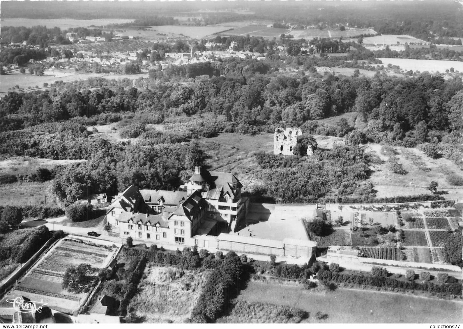 95-SAINT-WITZ- VUE AERIENNE SUR L'ECOLE N-D DE MONTMELIAN ET PANORAMA SUR PLAILLY - Saint-Witz