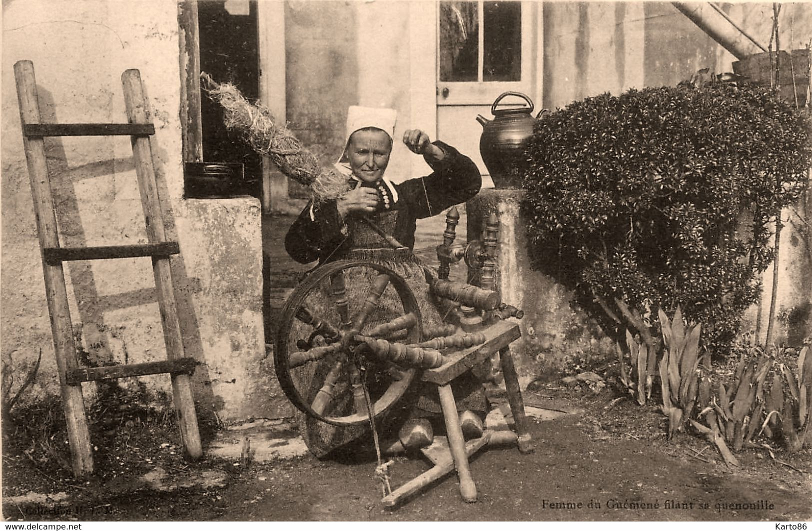 Guémené Sur Scorff * 1906 * Femme En Coiffe Et Costume Filant Sa Quenouille * Fileuse Rouet * Coiffes Bretonne Bretagne - Guemene Sur Scorff