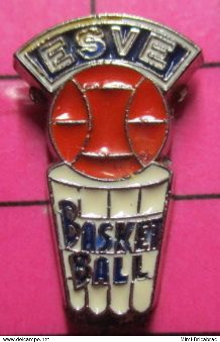 117 Pin's Pins / Beau Et Rare / THEME : SPORTS / PANIER DE BASKET ESVE CLUB INCONNU - Basketball