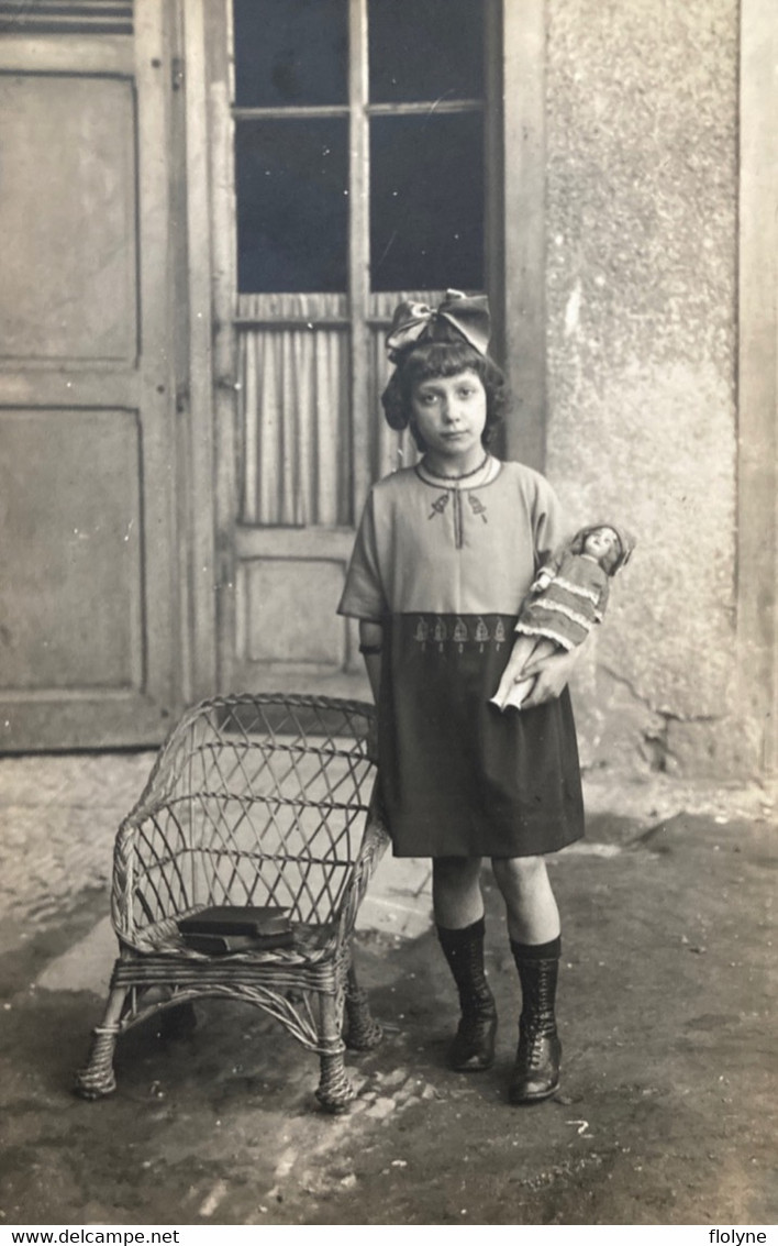 Jeux Jouets - Carte Photo - Fillette Enfant Avec Sa Poupée - Doll - Jeux Et Jouets