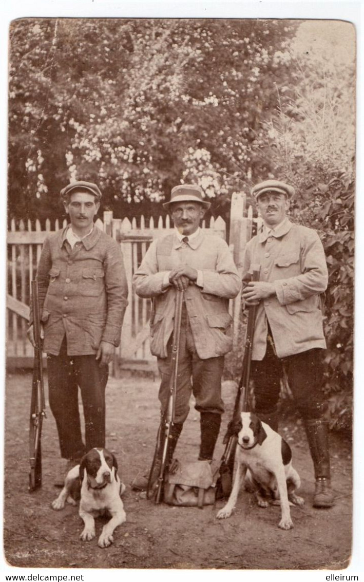 SPORT. CHASSE CARTE PHOTO. CHASSEURS. FUSILS. CHIENS. - Jagd