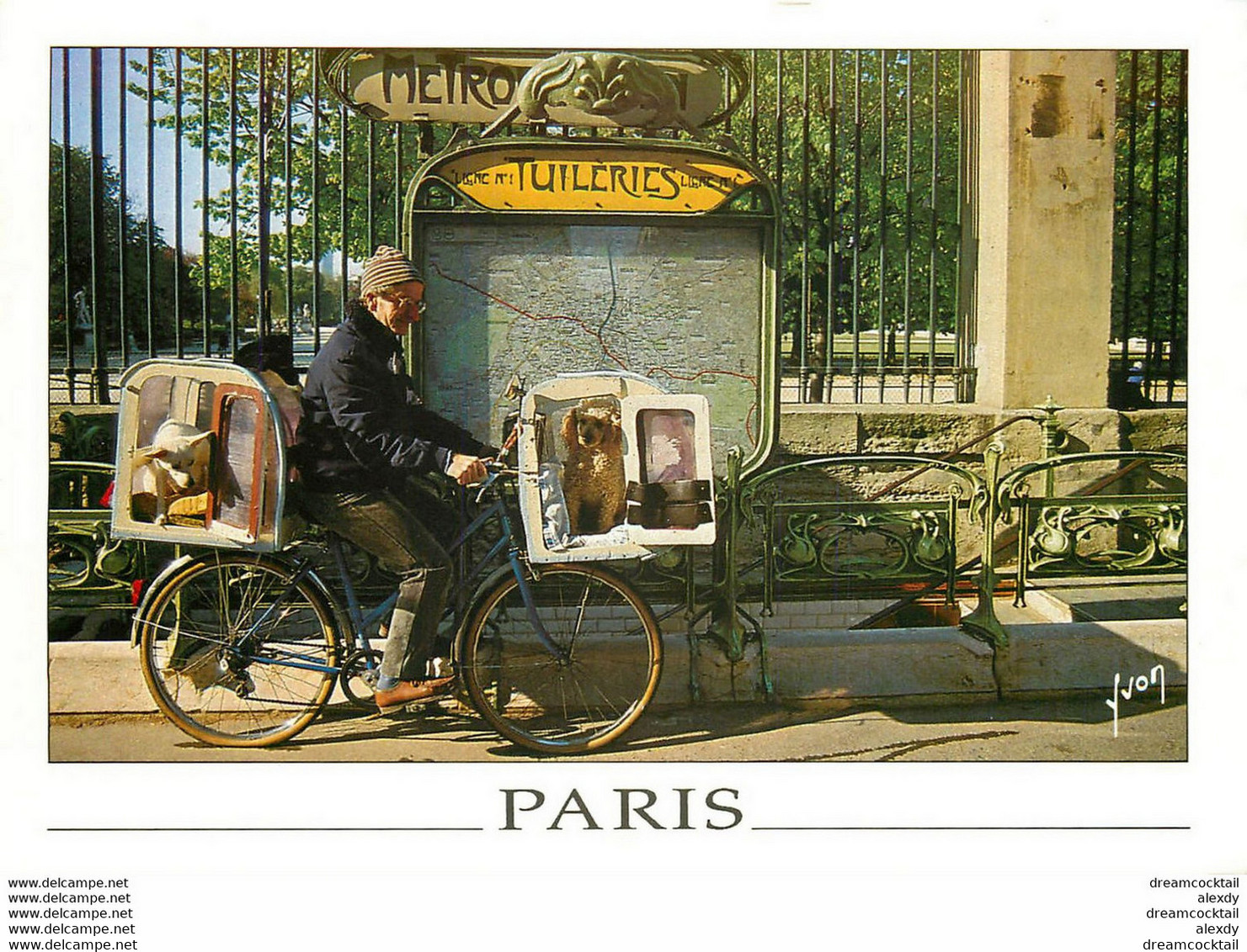 Y. Photo Cpsm 75 PARIS 01 Métro Tuileries. Cycliste Avec 2 Chiens - Paris (01)