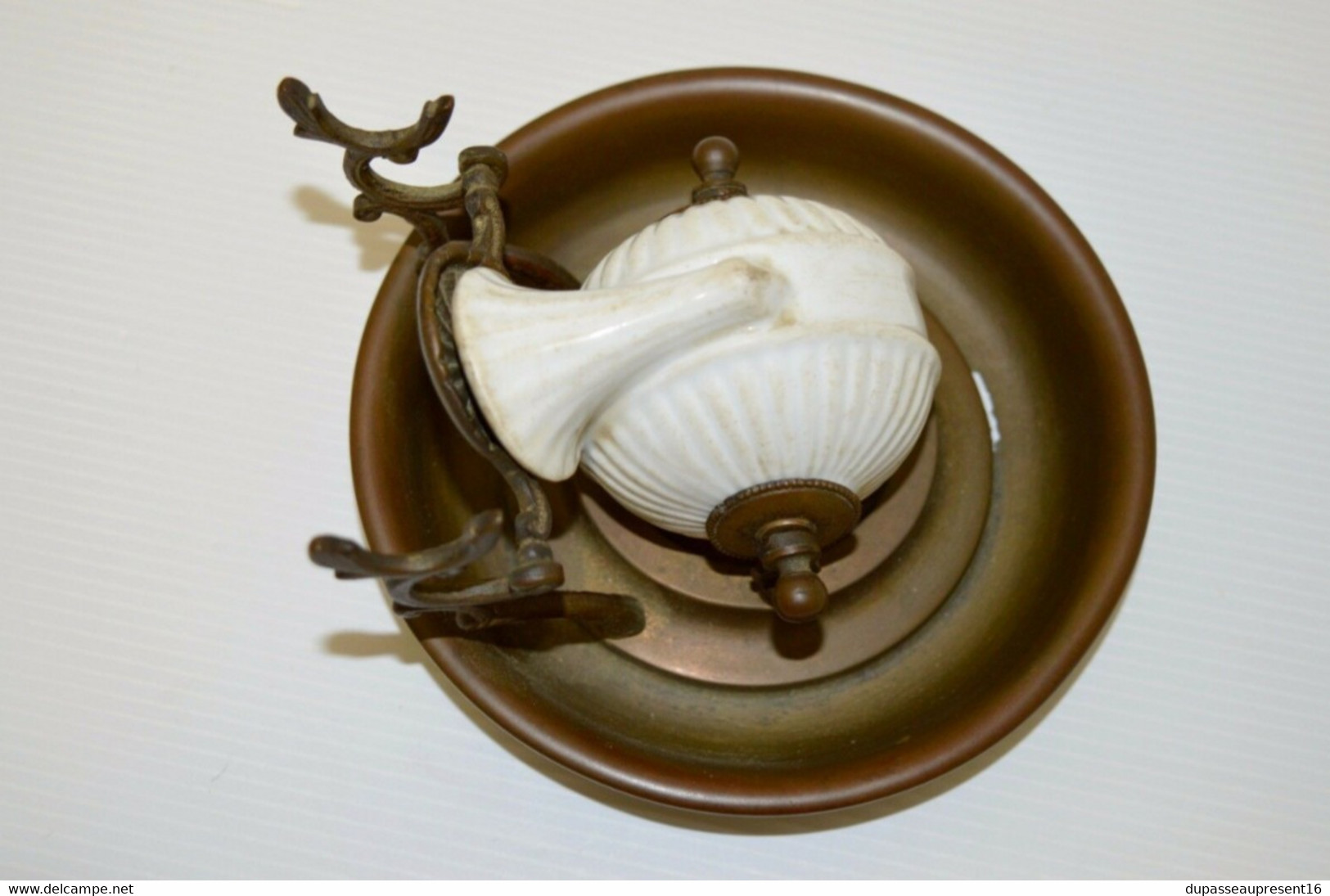 BEL ENCRIER A BASCULE SIPHOIDE ESCARGOT XIXe Porcelaine Blanche Coupelle Laiton Collection Vitrine - Tintenfässer