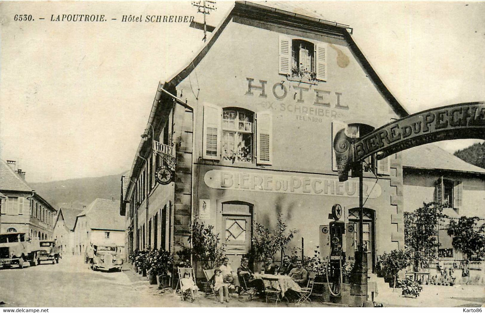 Lapoutroie * Rue Et Vue Sur Hôtel SCHREIBER * Automobile Voiture Ancienne - Lapoutroie