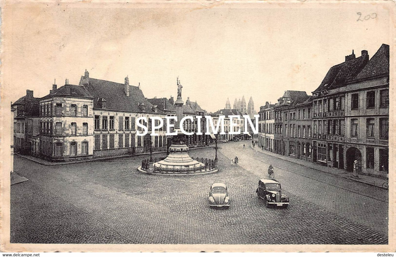 Place De Lille Et Monument Français - Tournai - Tournai