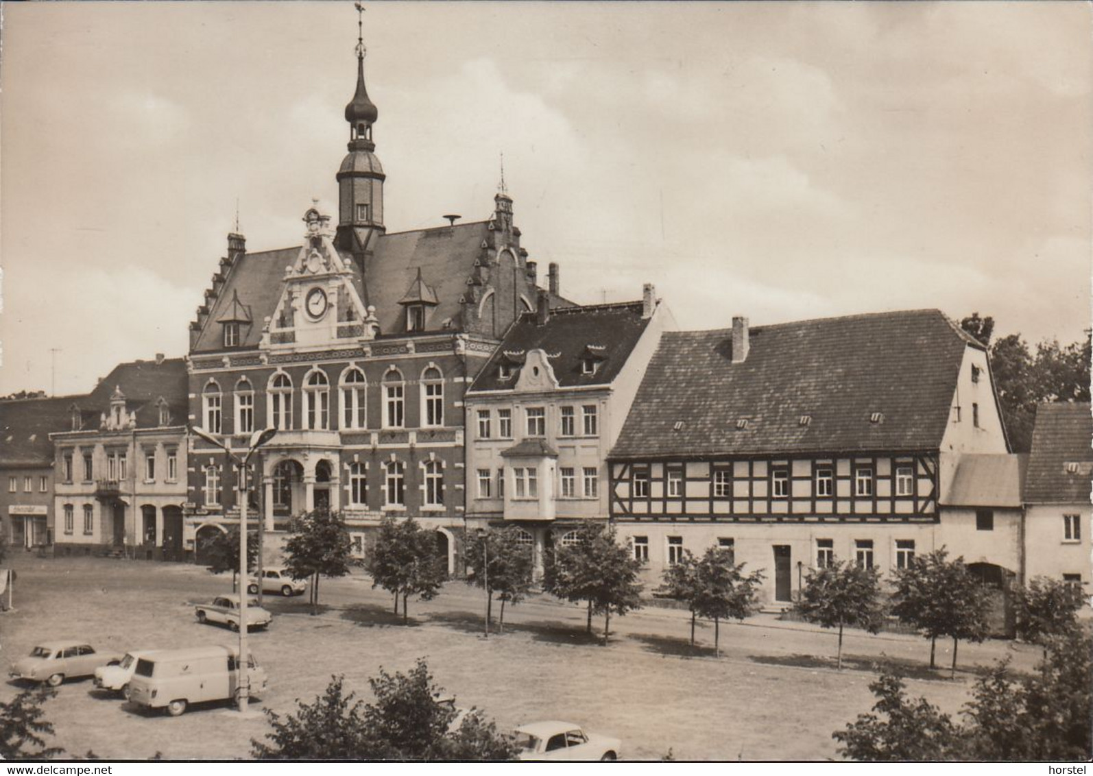 D-04774 Dahlen - Karl-Marx-Platz - Rathaus - Cars - Trabant - Barkas - Wartburg - Dahlen