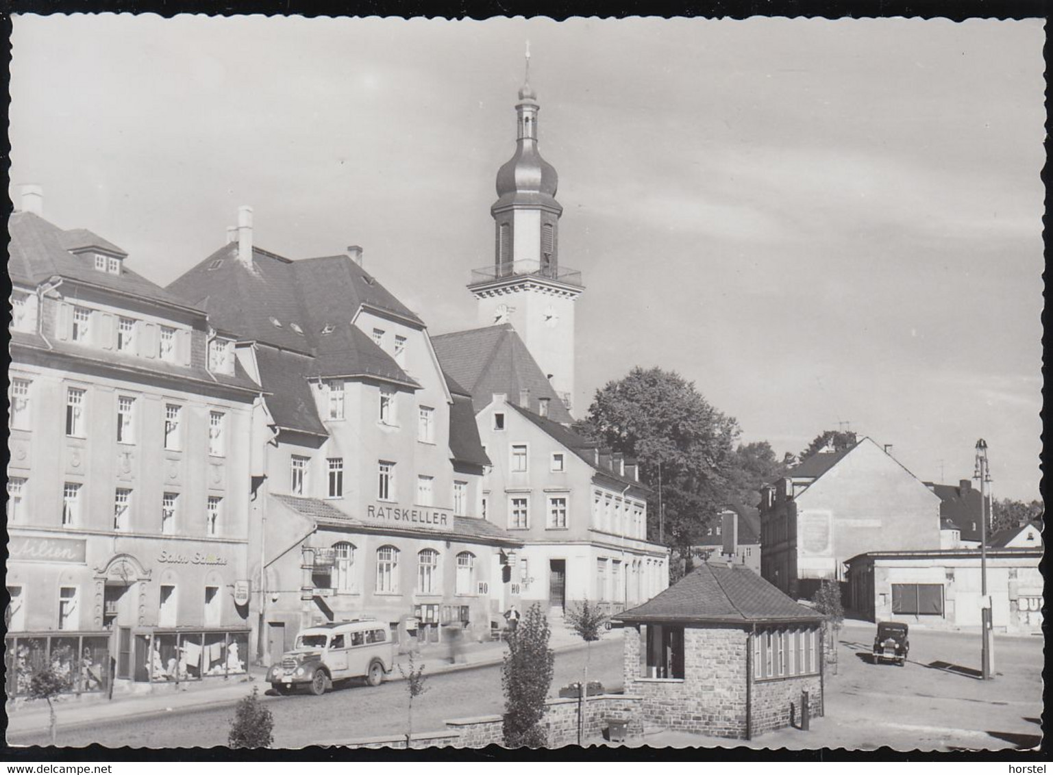 D-09419 Thum Im Erzgebirge - Ratskeller - Straßenansicht - Haltestelle - Alter Bus - Oldtimer - Thum