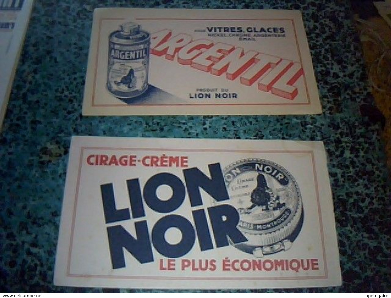 Buvards X2  Publicitaire Produits Du  Lion Noir Argentil Pour Glaces & Vitres &  Cirage Crème - M