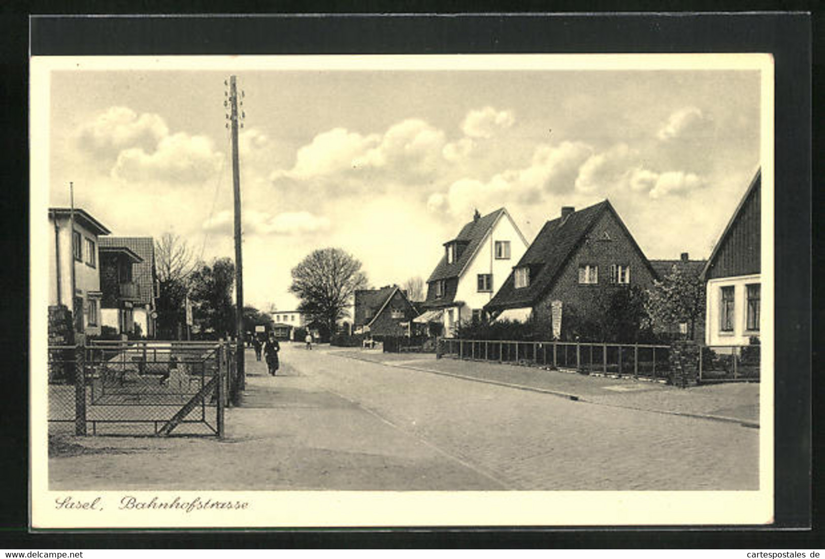 AK Sasel, Bahnhofstrasse Mit Passanten - Wandsbek