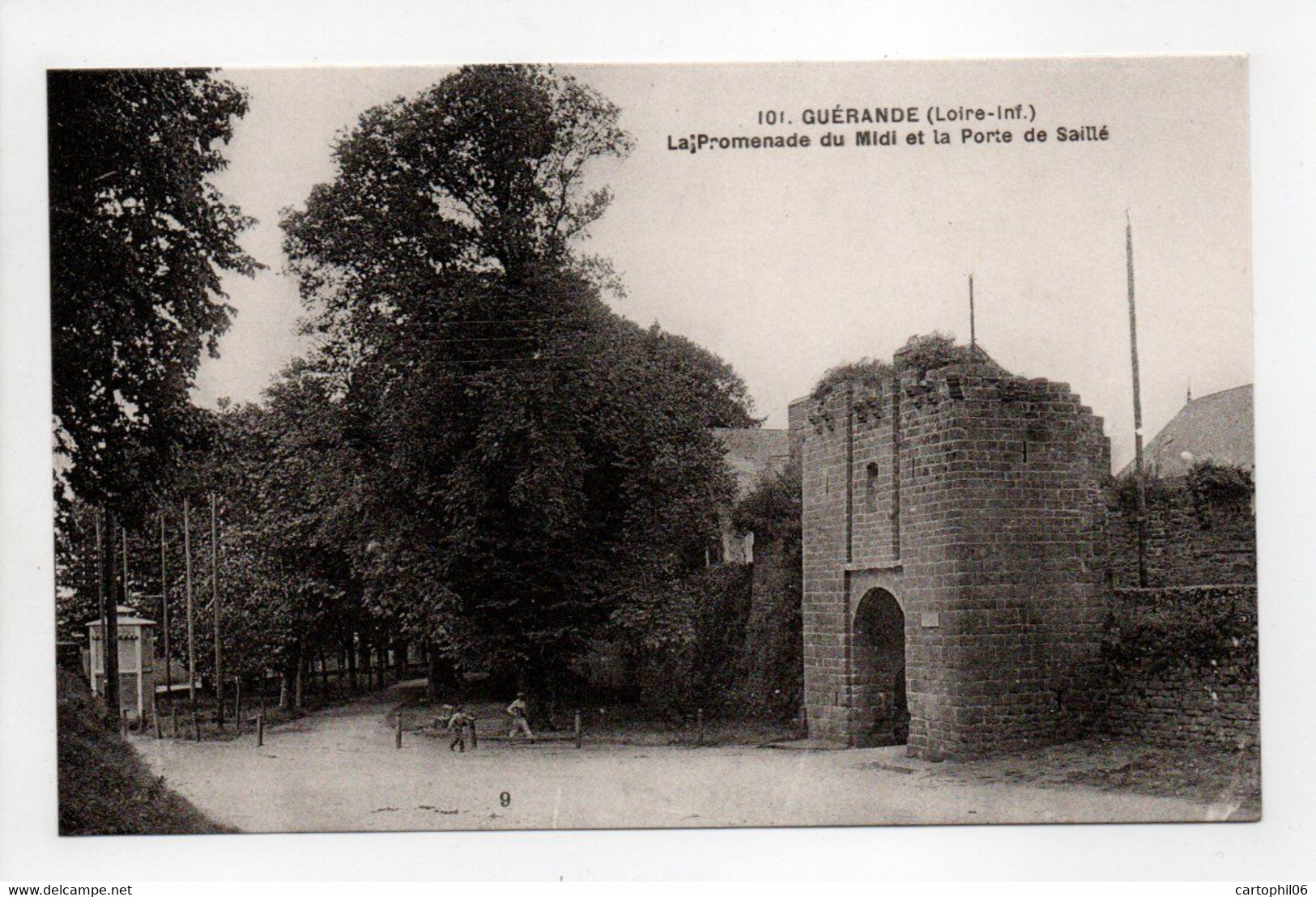 - CPA GUÉRANDE (44) - La Promenade Du Midi Et La Porte De Saillé - Edition Chapeau 101 - - Guérande