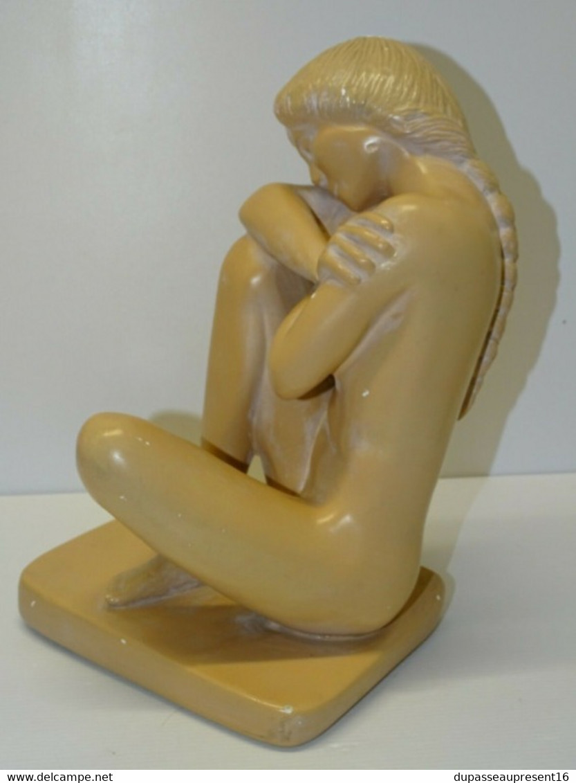 SUJET SCULPTURE PLATRE ANCIEN ART DECO FEMME NUE DENUDEE PLATRE PEINT NON Signé COLLECTION DECO VITRINE