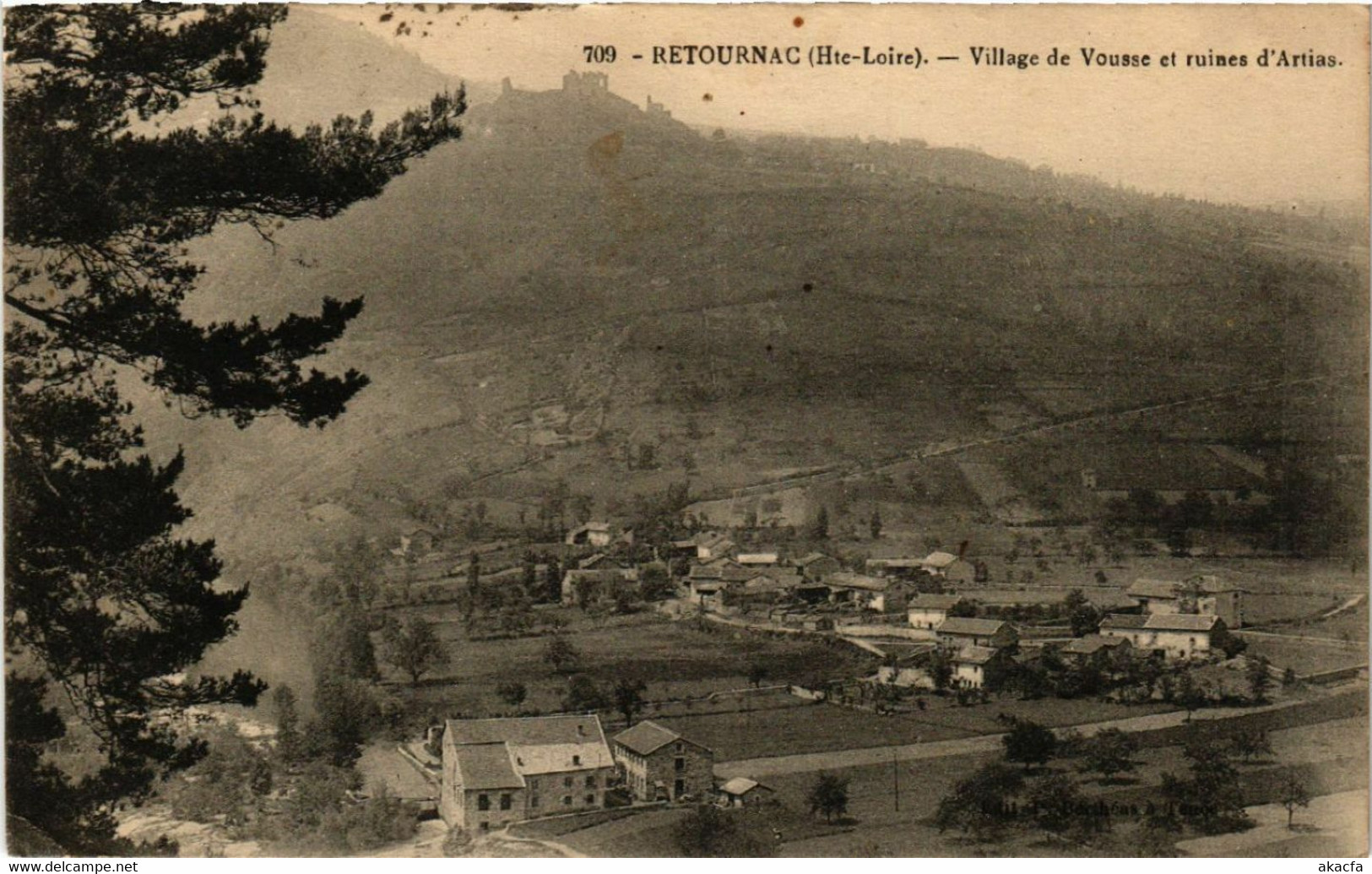 CPA RETOURNAC - Village De Vousse Et Ruines D'Artias (517043) - Retournac