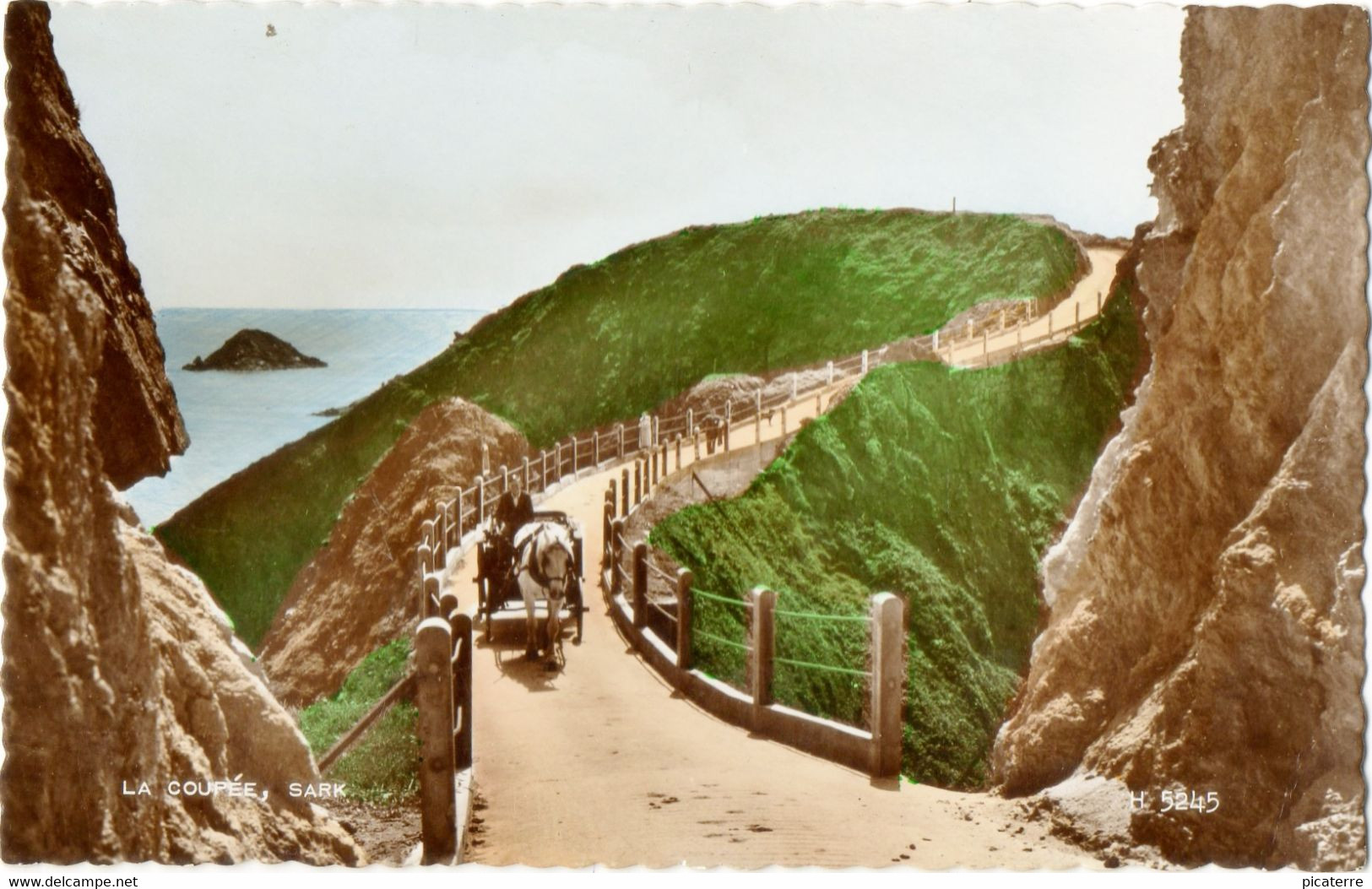 La Coupee, Sark H 5245 (Valentines-Real Photograph) Horse & Trap, Carriage Crossing La Coupee-STUNNING CARD ! - Sark