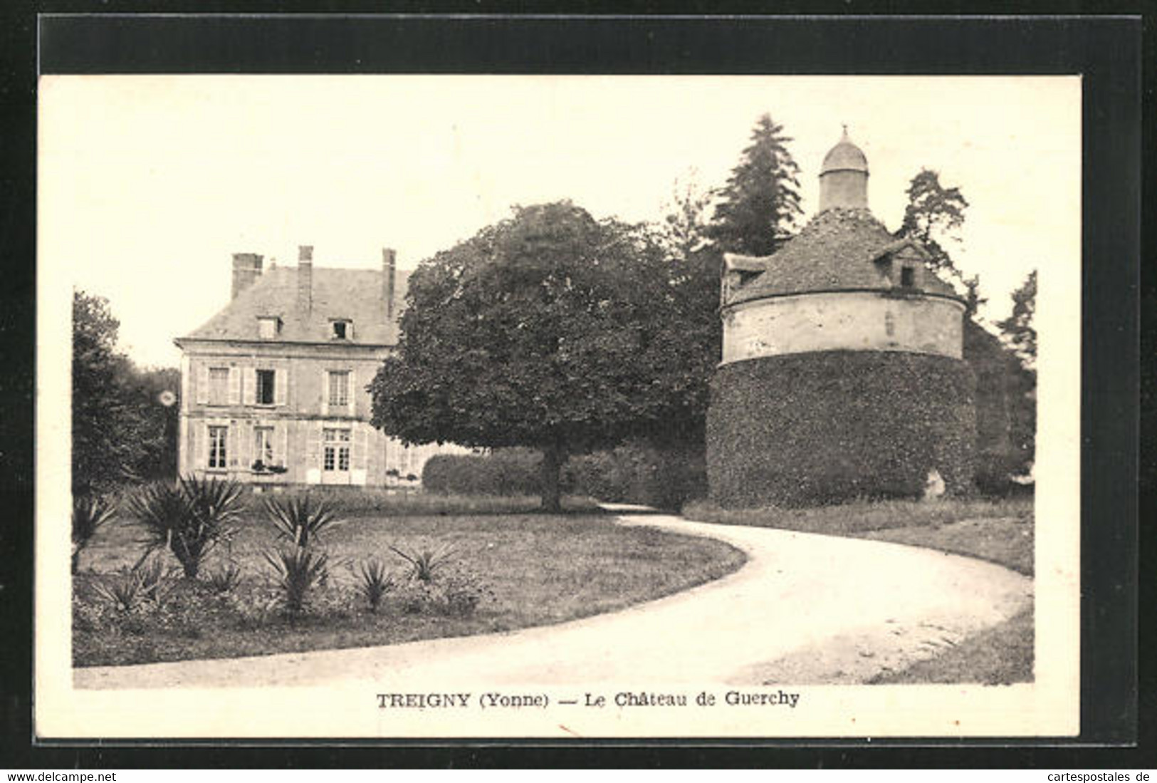 CPA Treigny, Le Chateau De Guerchy - Treigny