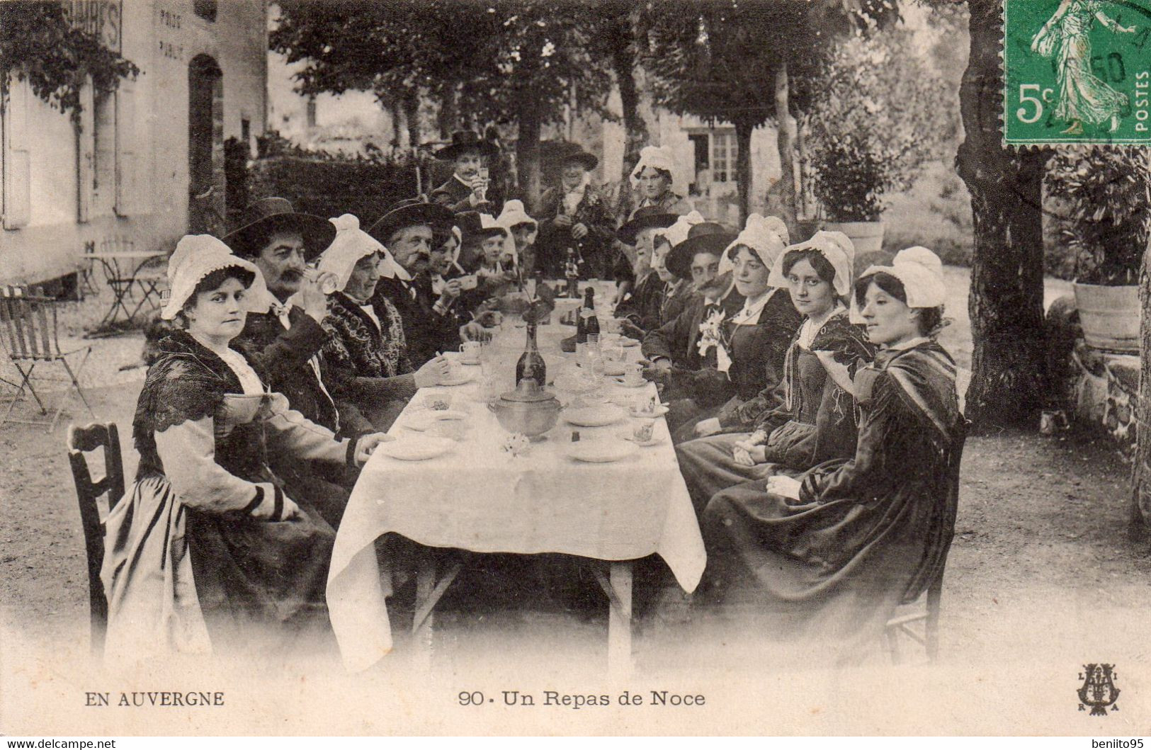 CPA "EN AUVERGNE" - Un Repas De Noce. - Auvergne Types D'Auvergne