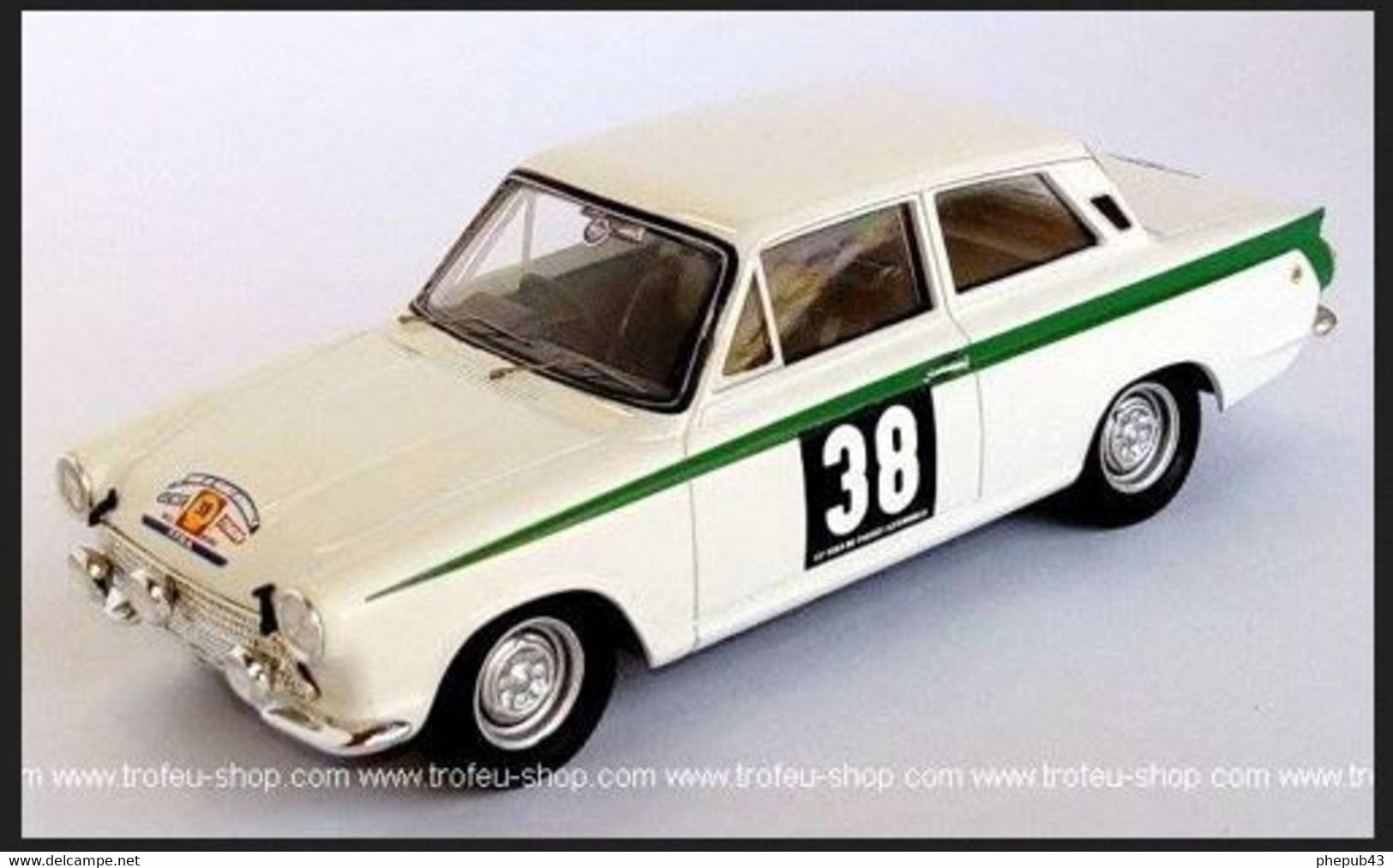 Ford Cortina MK 1 - Vic Elford/S. Morris - 1st Gr. 2 Tour Auto 1964 #38 - Troféu - Trofeu