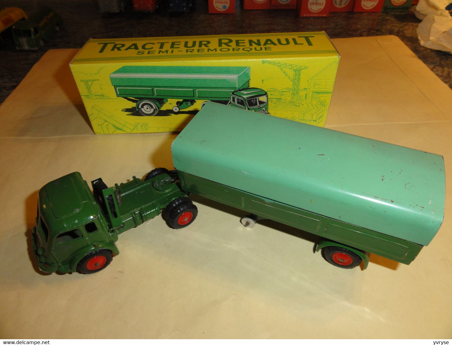 CIJ 3/70 Tracteur Renault Faineant Semi Remorque + Boite - CIJ