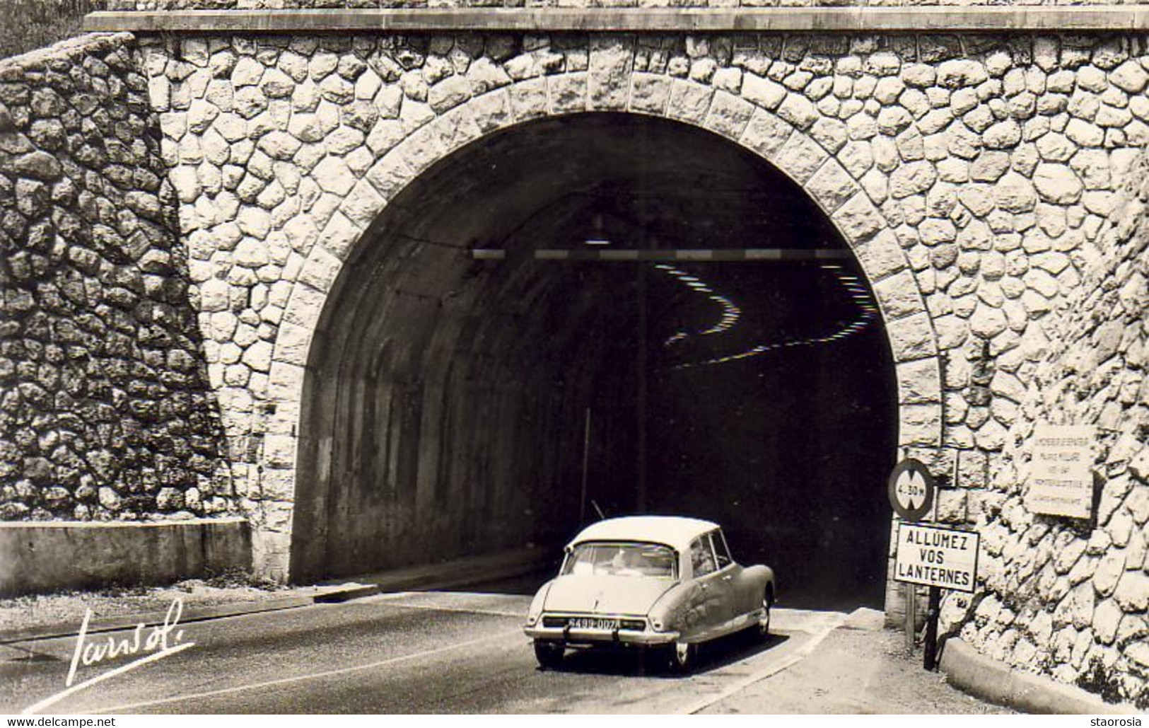 D73  YENNE  Le Tunnel Du Mont Du Chat   ............  Avec DS19 Citroën - Yenne