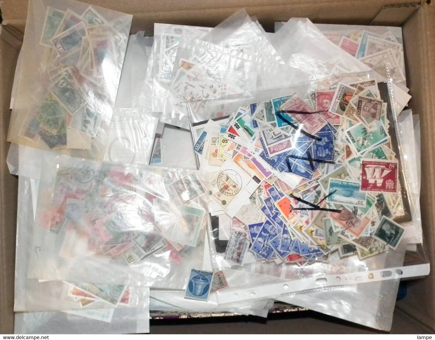 Umzugskarton Mit Briefmarkenbestand (14,7 Kg) - Postzegeldozen