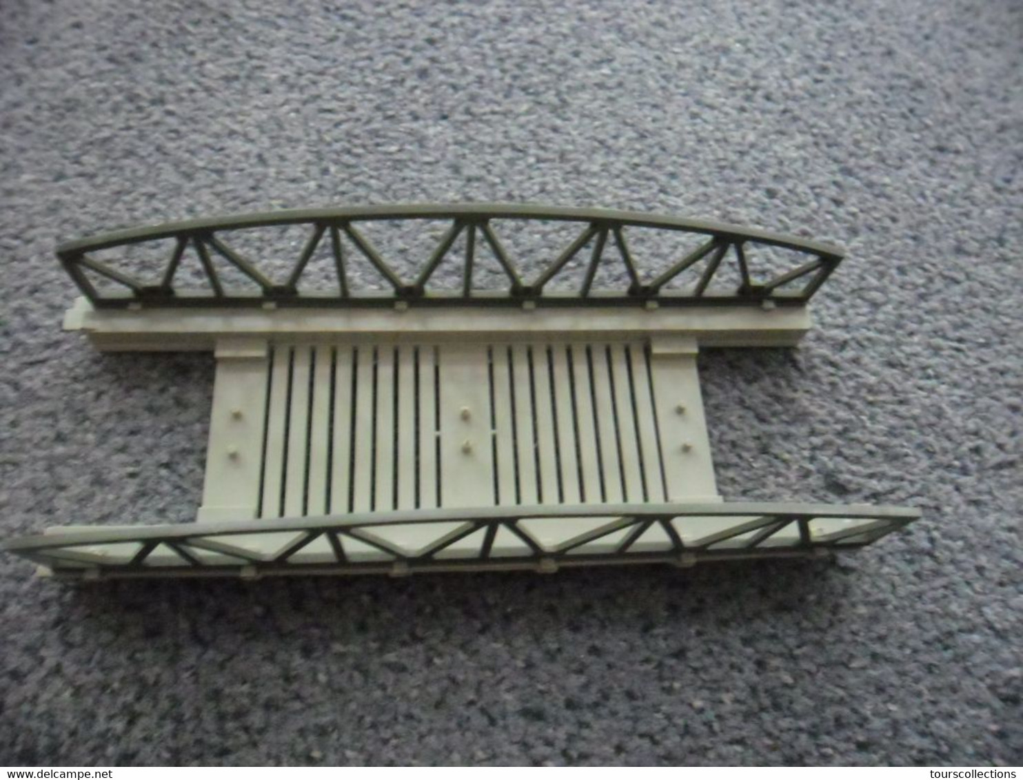 Pour Train HO 1/87 - Lot De 2 Pont Barrière Marque KIBRI - WEST GERMANY - Longueur 18 Cm Et 20 Cm - Scenery