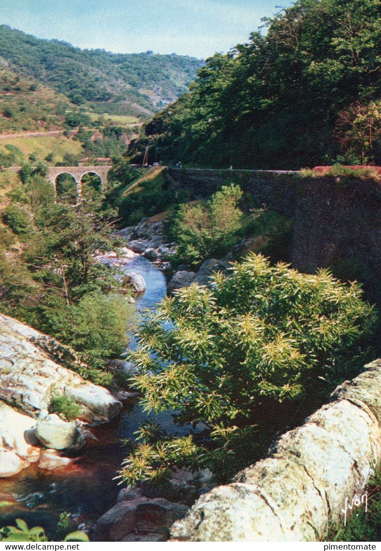 LA VALLEE DE LA VOLANE ENTRE VALS LES BAINS ET LE COL DE MEZILHAC - Vals Les Bains