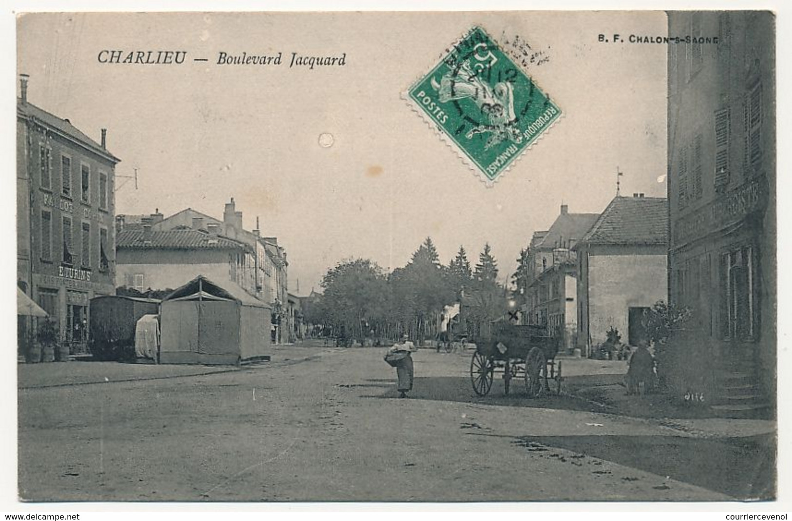 CPA - CHARLIEU (LOIRE) - Boulevard Jacquard - Charlieu