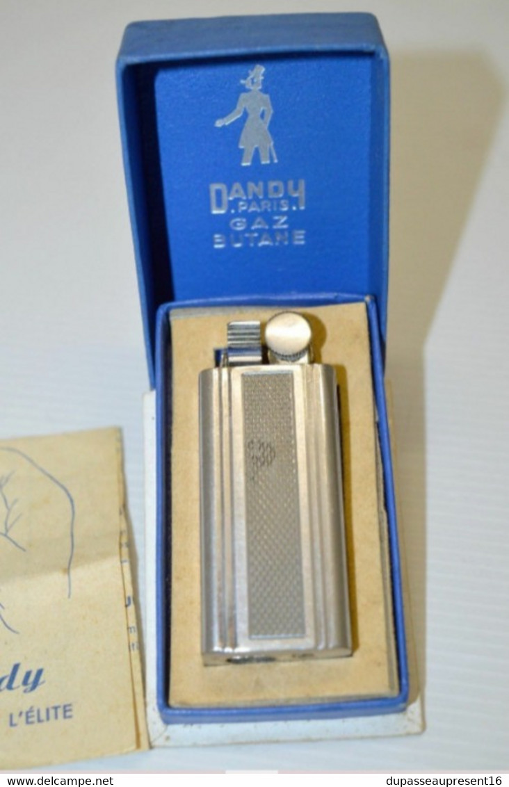 ANCIEN BRIQUET DANDY PARIS à Gaz Dans Sa Boite D'origine Avec Notice COLLECTION Déco VITRINE OBJET DU FUMEUR - Autres & Non Classés