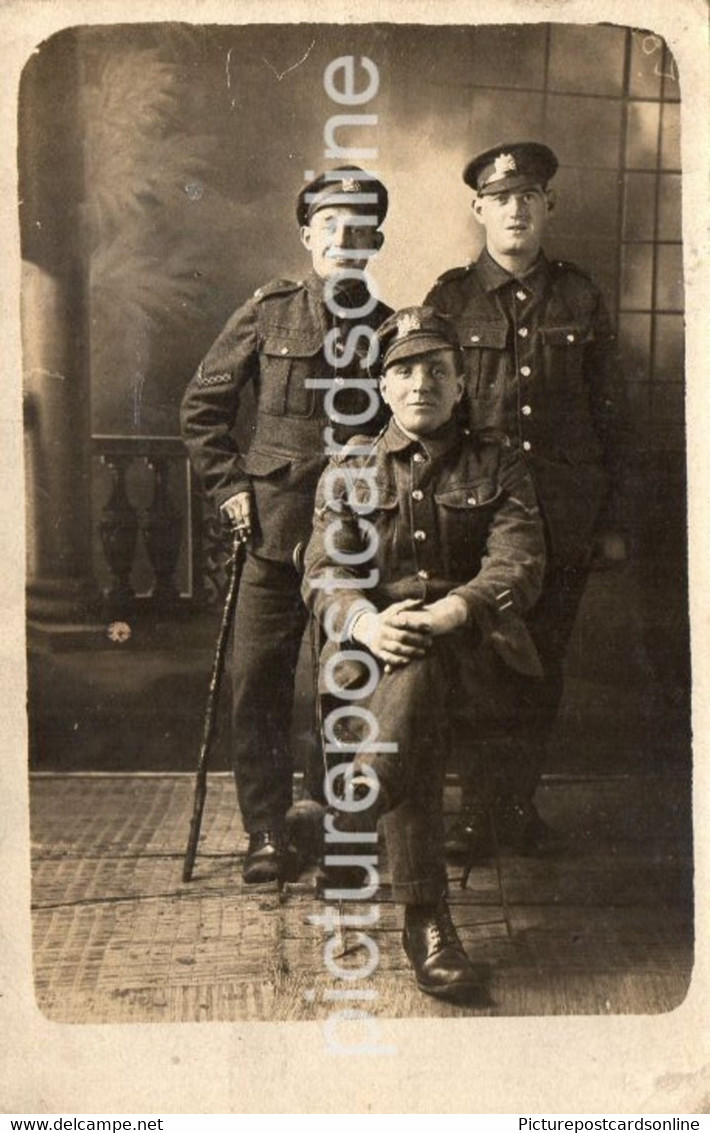 GROUP OF THREE WW1 SOLDIERS OLD R/P POSTCARD WW1 MILITARY SOLDIERS POSING FOR PHOTOGRAPH - War 1914-18