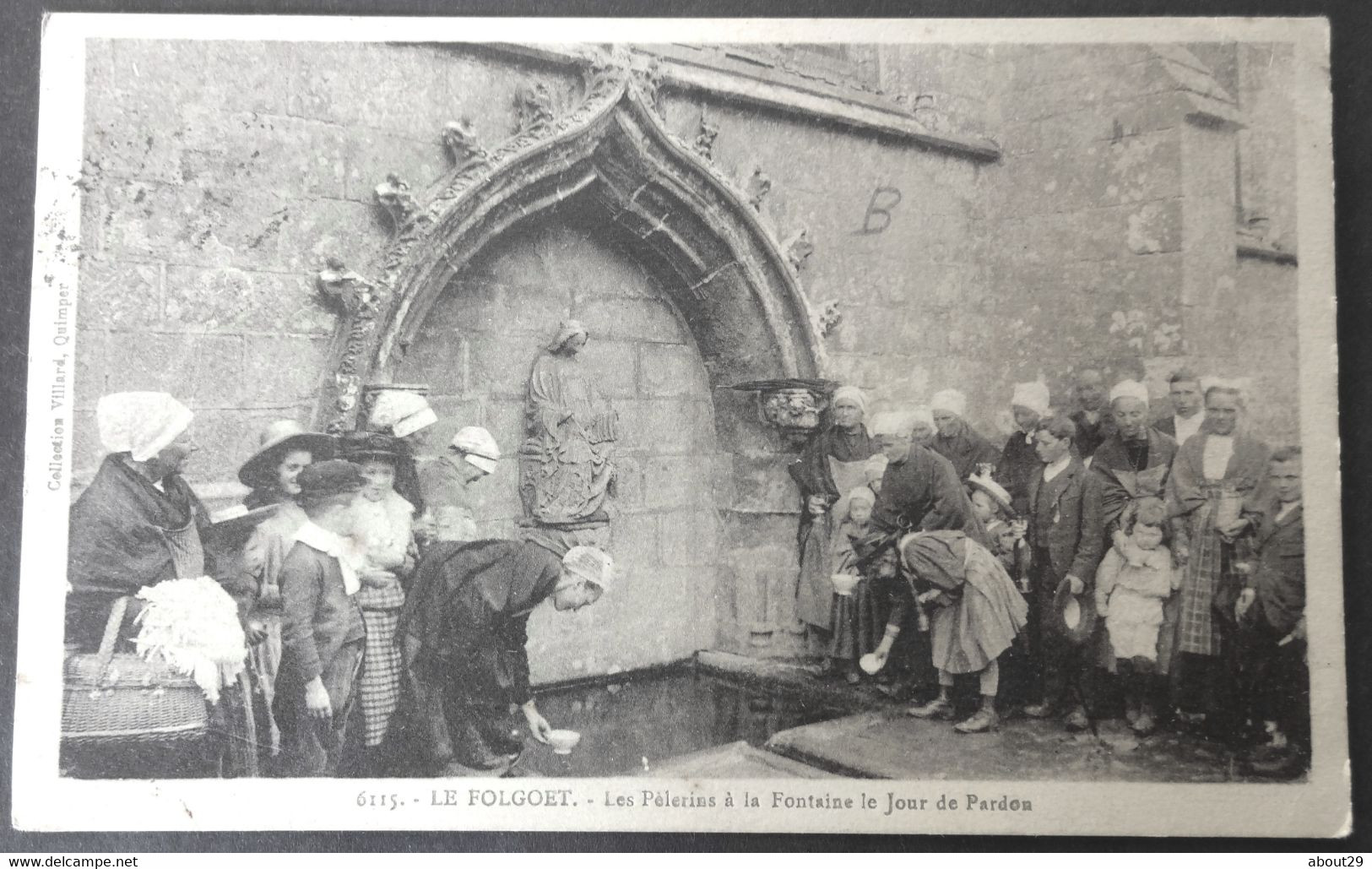 CPA 29 LE FOLGOET - Pélerins à La Fontaine, Jour De Pardon - Villard 6115 - Réf. P 78 - Le Folgoët