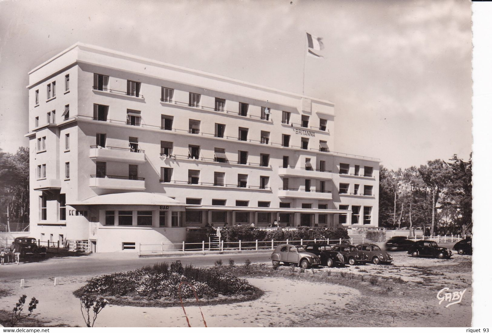 CARNAC -  Hôtel Britannia (voitures Années 1950) - Carnac