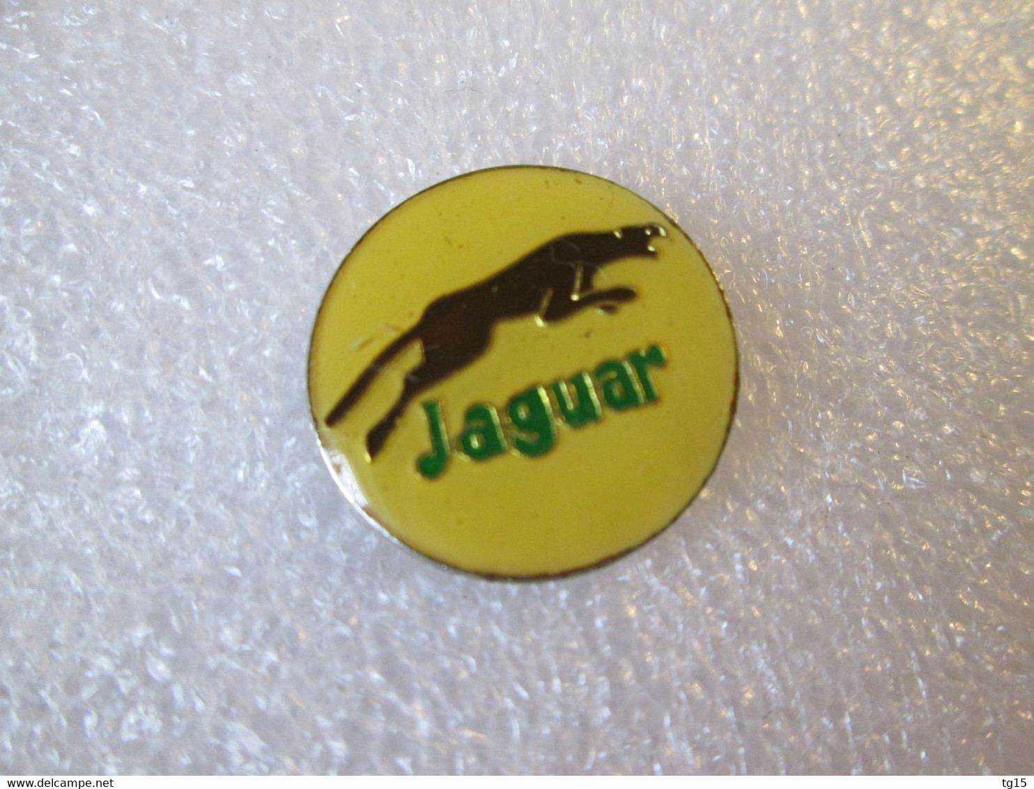 PIN'S    LOGO   JAGUAR     Ø  20mm - Jaguar