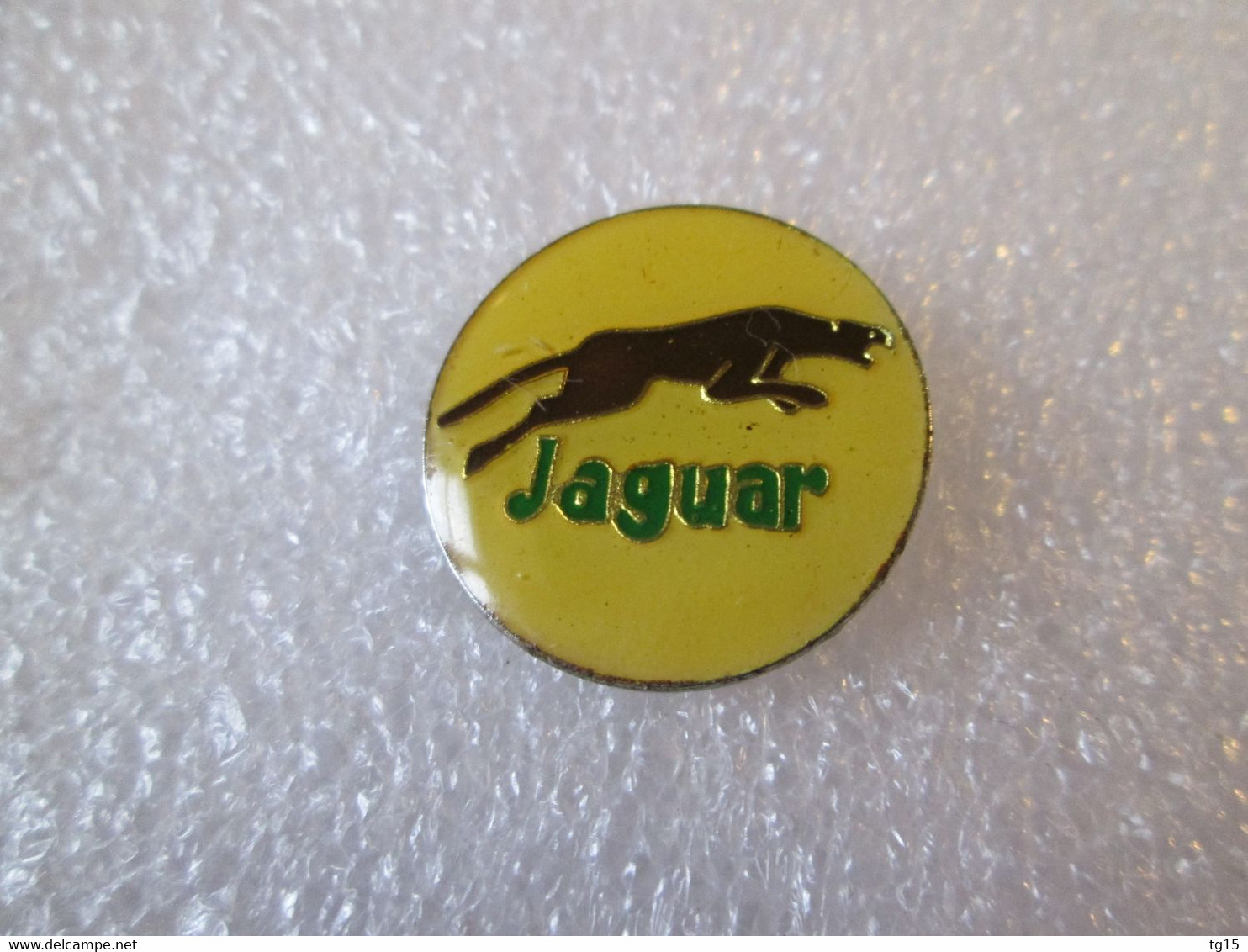 PIN'S    LOGO   JAGUAR     Ø  20mm - Jaguar