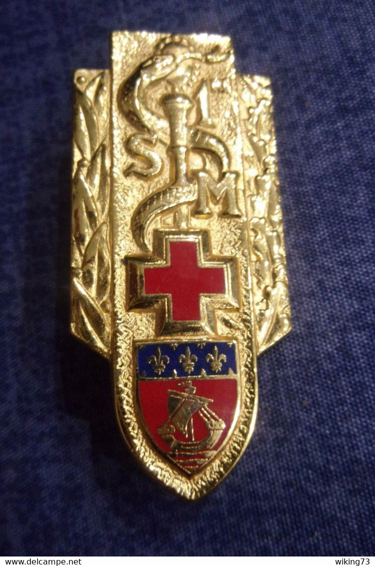 Insigne 1ére Section D' Infirmiers Militaires - Service De Santé Des Armées - Blason - Paris - Services Médicaux