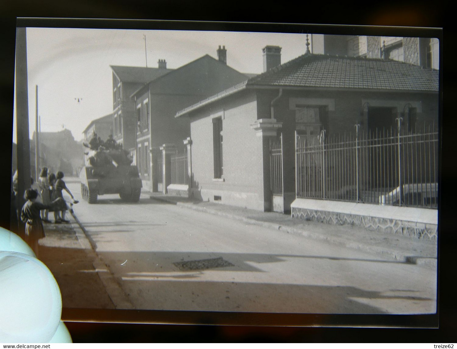 Lot 8 Négatifs Souples Photos Originales Août 1944 LA LIBERATION Lieu à Déterminer - Guerra, Militares