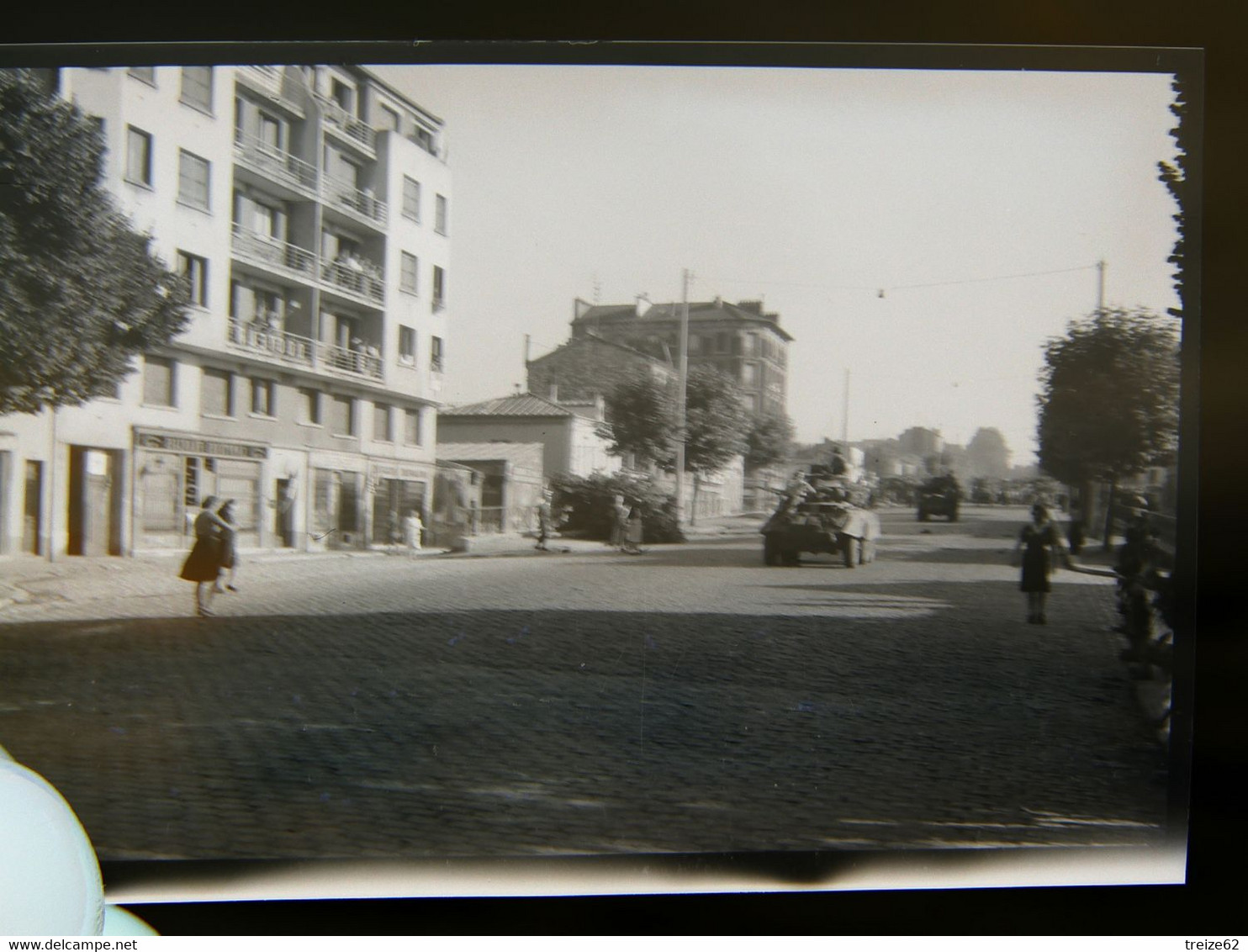 Lot 8 négatifs souples photos originales Août 1944 LA LIBERATION lieu à déterminer