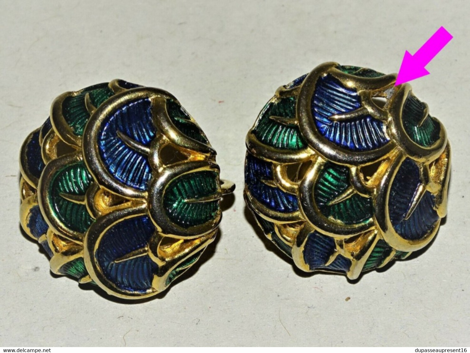 PAIRE DE BOUCLES D'OREILLES CLIPS Dorés Et émaillés Bleu/vert BOUGKEZ N° 9127E  BIJOU FANTAISIE BIJOU ANCIEN - Oorringen