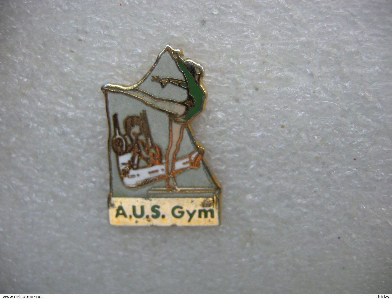 Pin's Du Club De Gymnastique  A.U.S Gym  (Alsatia Unitas Schiltigheim) à Schiltigheim (Dépt 67) - Gymnastique