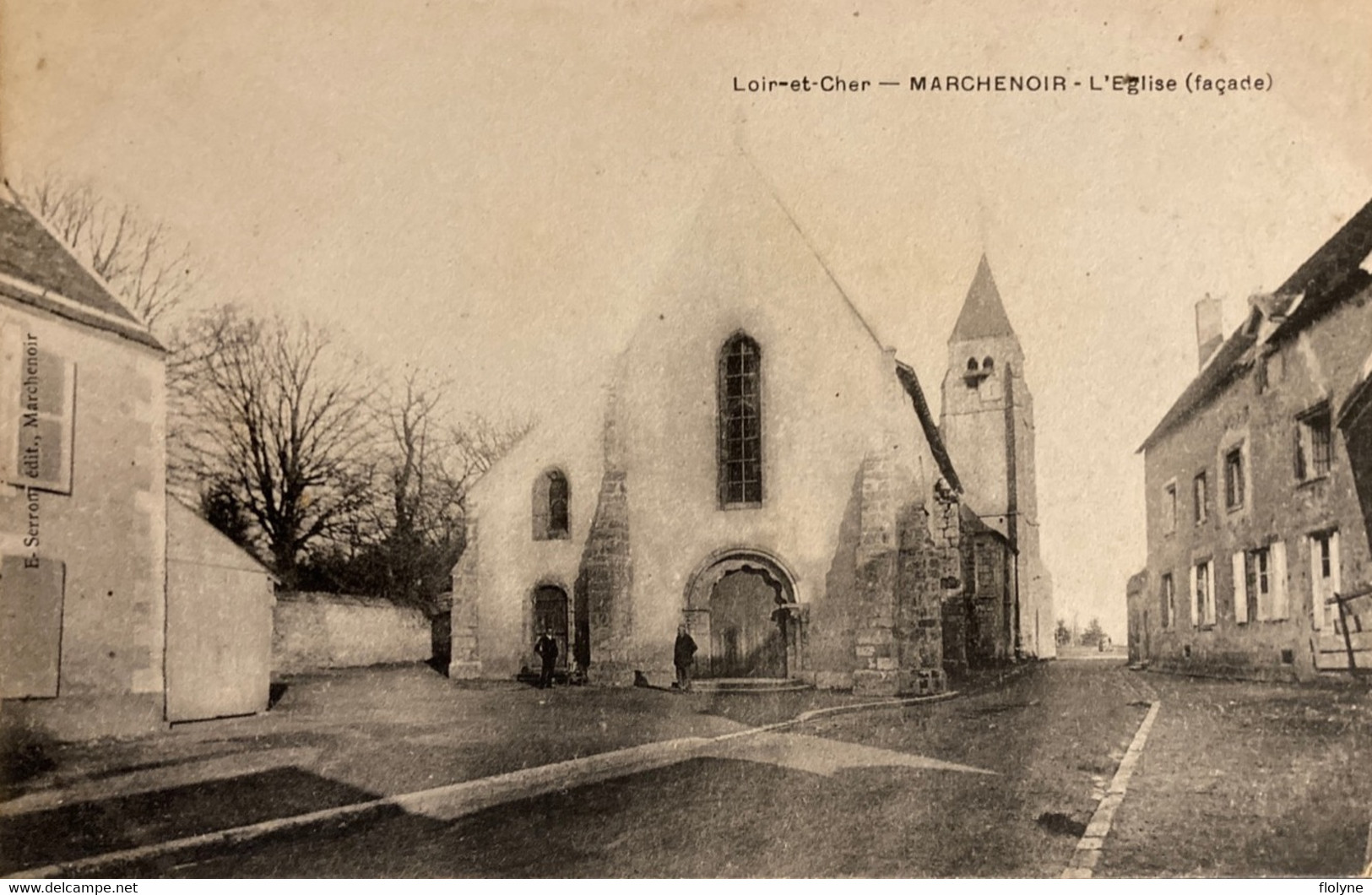 Marchenoir - La Place De L’église - Marchenoir