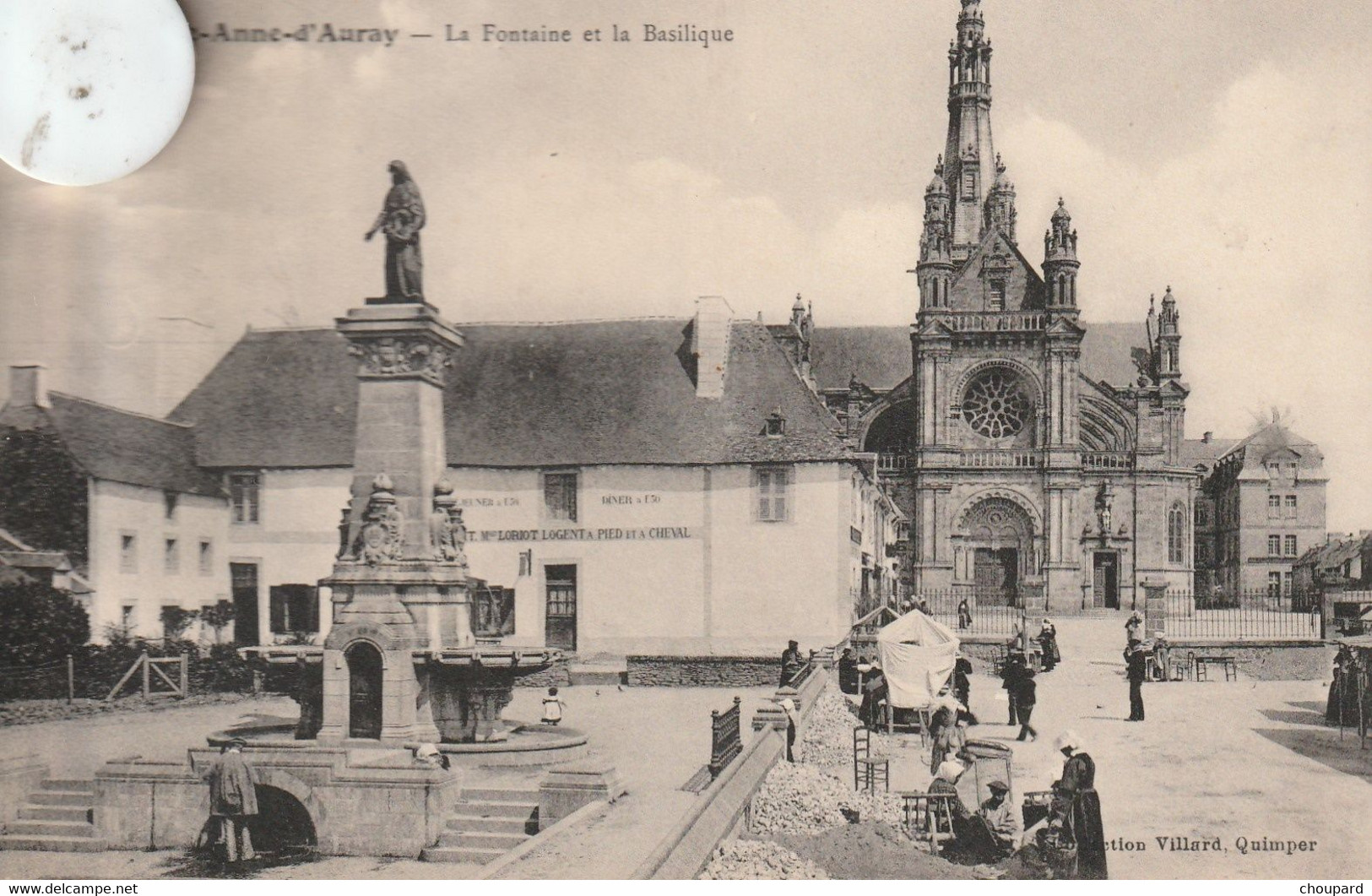 56 - Très Belle Carte Postale Ancienne De Saint Anne D'Auray   La Fontaine Et La Basilique - Sainte Anne D'Auray