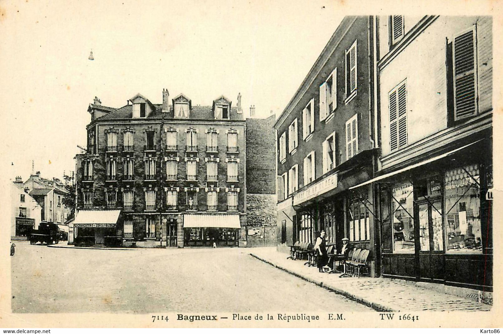 Bagneux * Débit De Tabac Tabacs TABAC Café De La Place , Place De La République - Bagneux