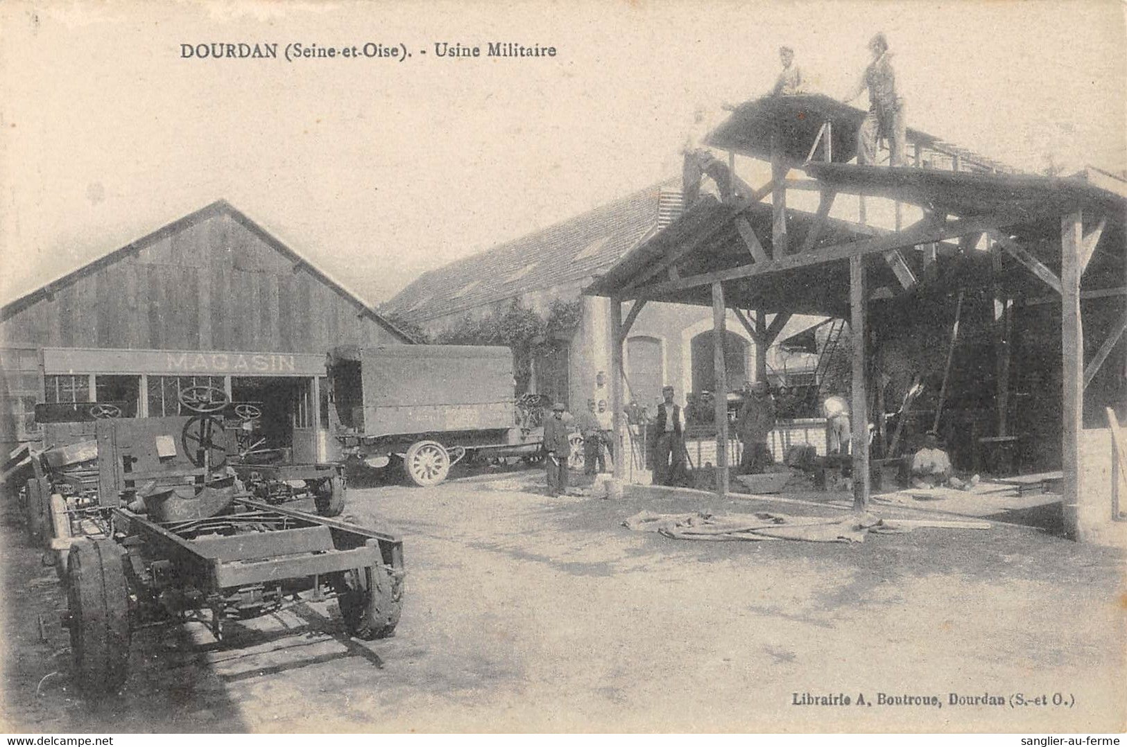 CPA 91 DOURDAN USINE MILITAIRE - Dourdan